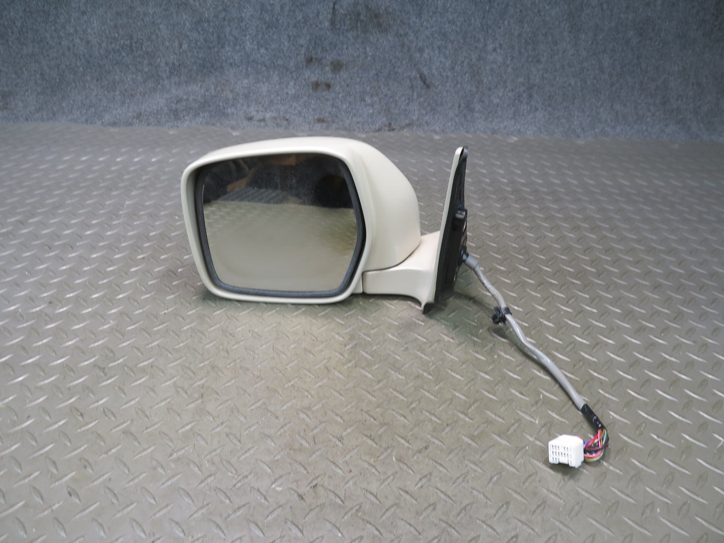 2003-2005 Lexus UZJ100L LX470 Left Door Heated Exterior Side View Power Mirror