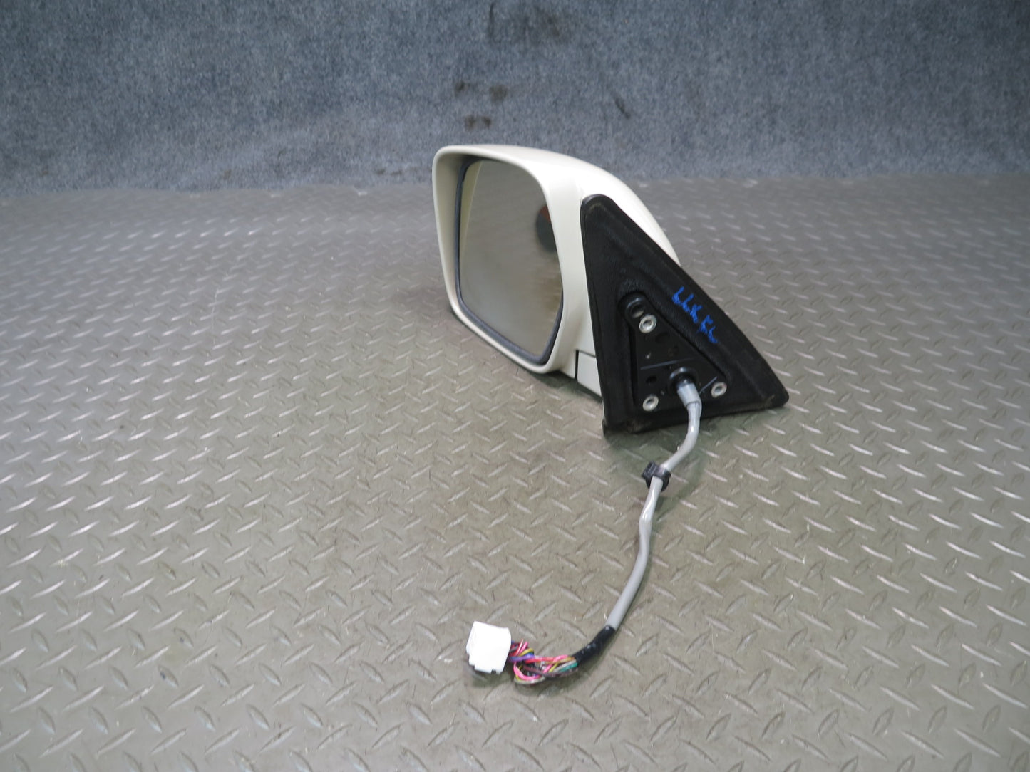 2003-2005 Lexus UZJ100L LX470 Left Door Heated Exterior Side View Power Mirror