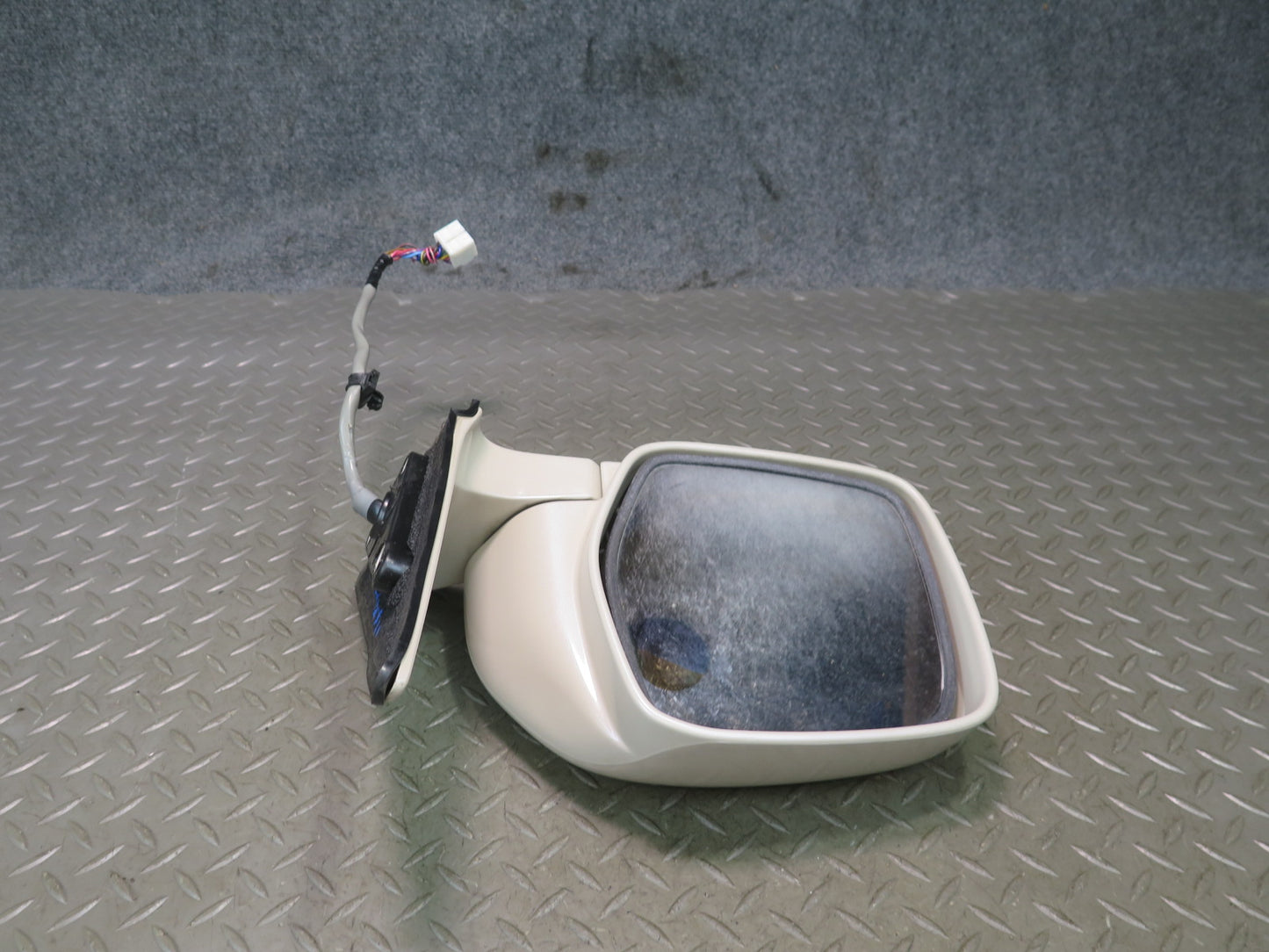 2003-2005 Lexus UZJ100L LX470 Left Door Heated Exterior Side View Power Mirror