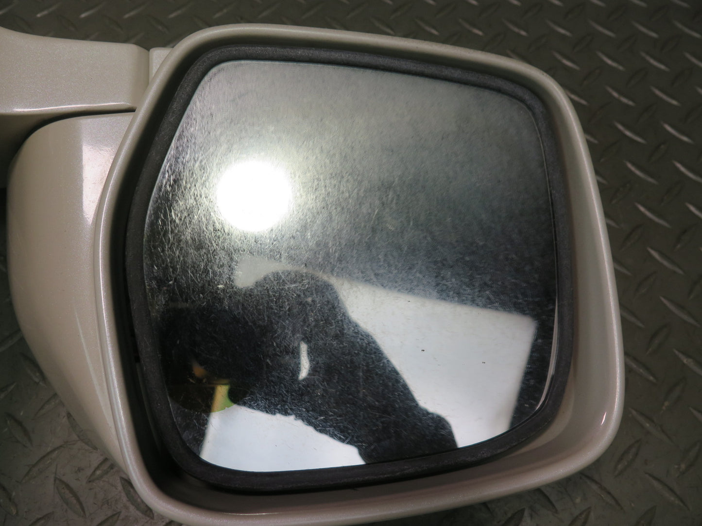 2003-2005 Lexus UZJ100L LX470 Left Door Heated Exterior Side View Power Mirror