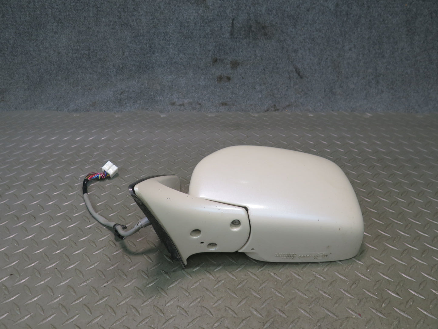 2003-2005 Lexus UZJ100L LX470 Left Door Heated Exterior Side View Power Mirror