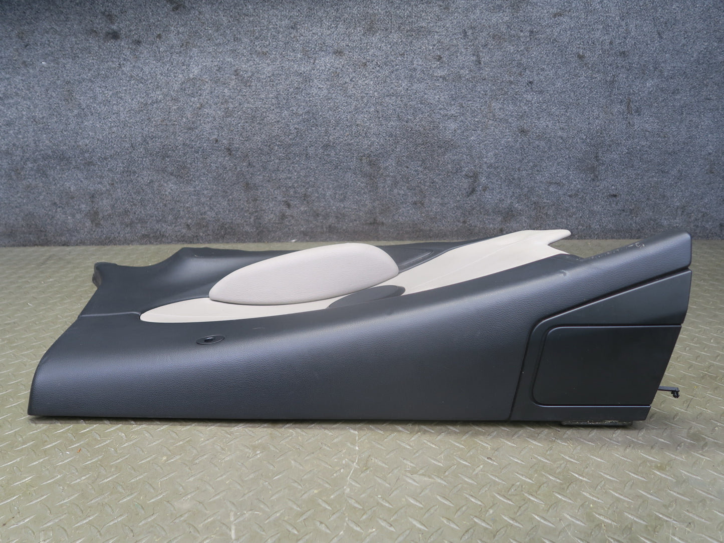 2007 BMW E64 M6 Convertible Rear Interior Quarter Trim Cover Panel Set of 2