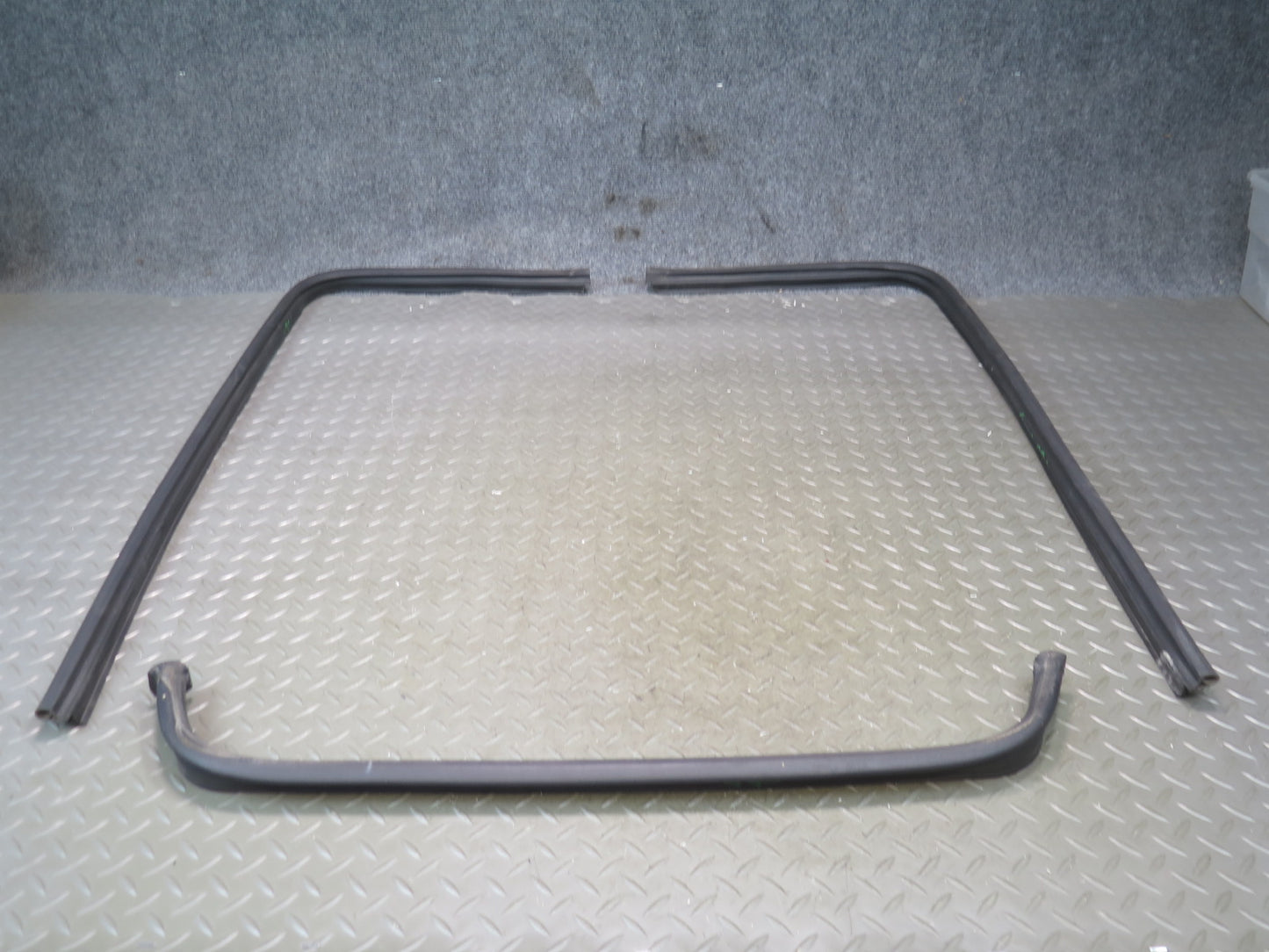 96-99 BMW E36 328iC Set of 3 Front Hood Weatherstrip Rubber Seal OEM