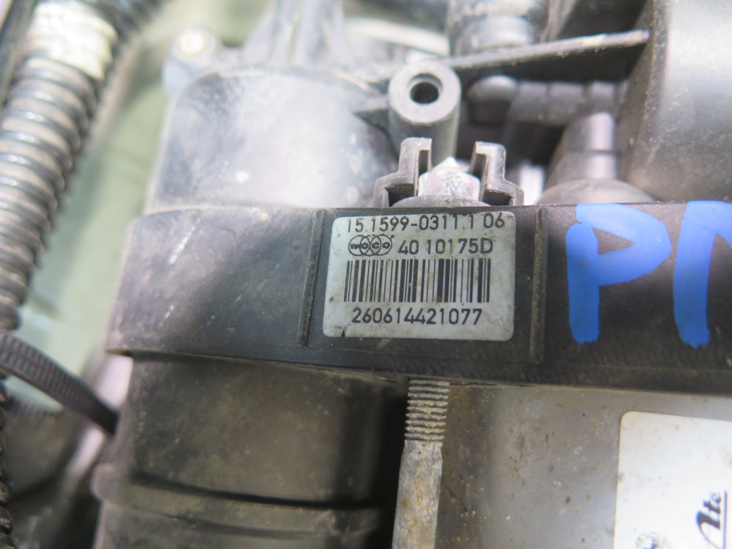 2015-2018 Porsche Macan Air Ride Suspension Compressor Pump W/ Valve Assembly
