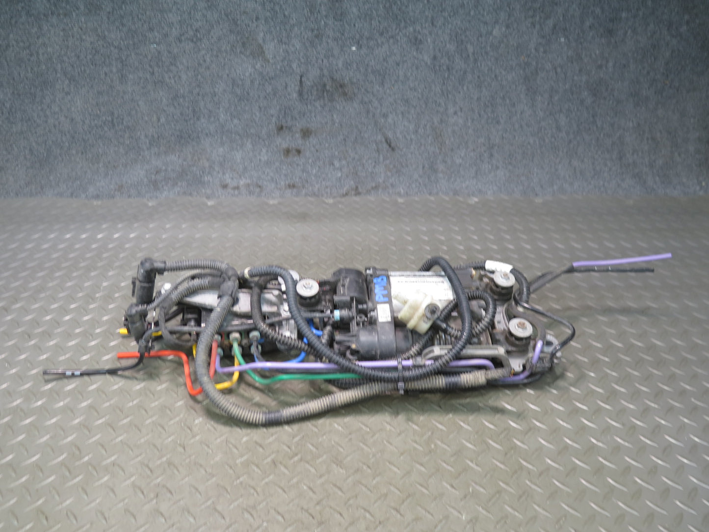 2015-2018 Porsche Macan Air Ride Suspension Compressor Pump W/ Valve Assembly