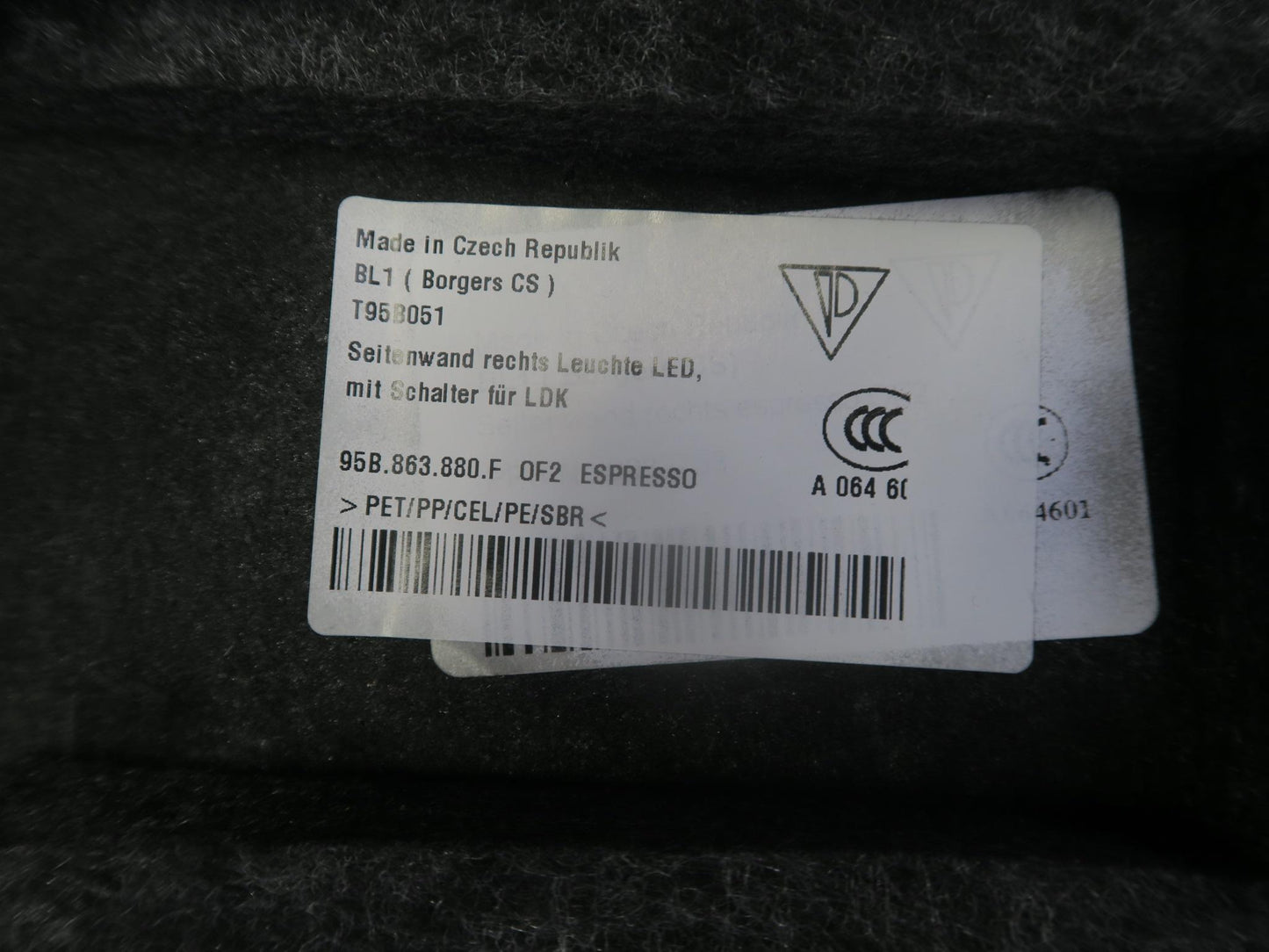 2015-2018 Porsche Macan Rear Right Side Trunk Trim Cover Panel 95B863880F