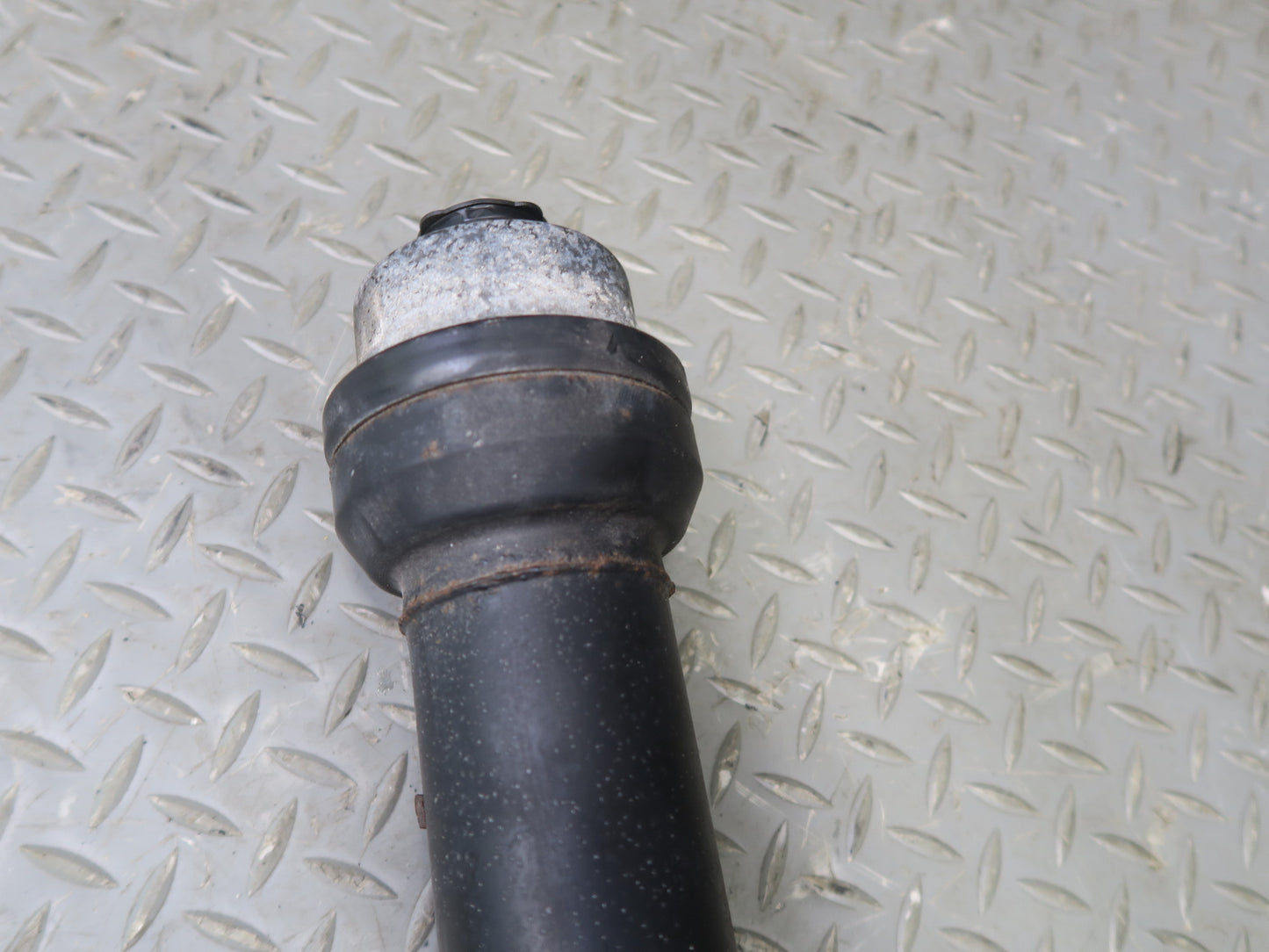 2015-2016 Porsche Macan 3.0L 3.6L AWD Rear Drive Shaft Propeller