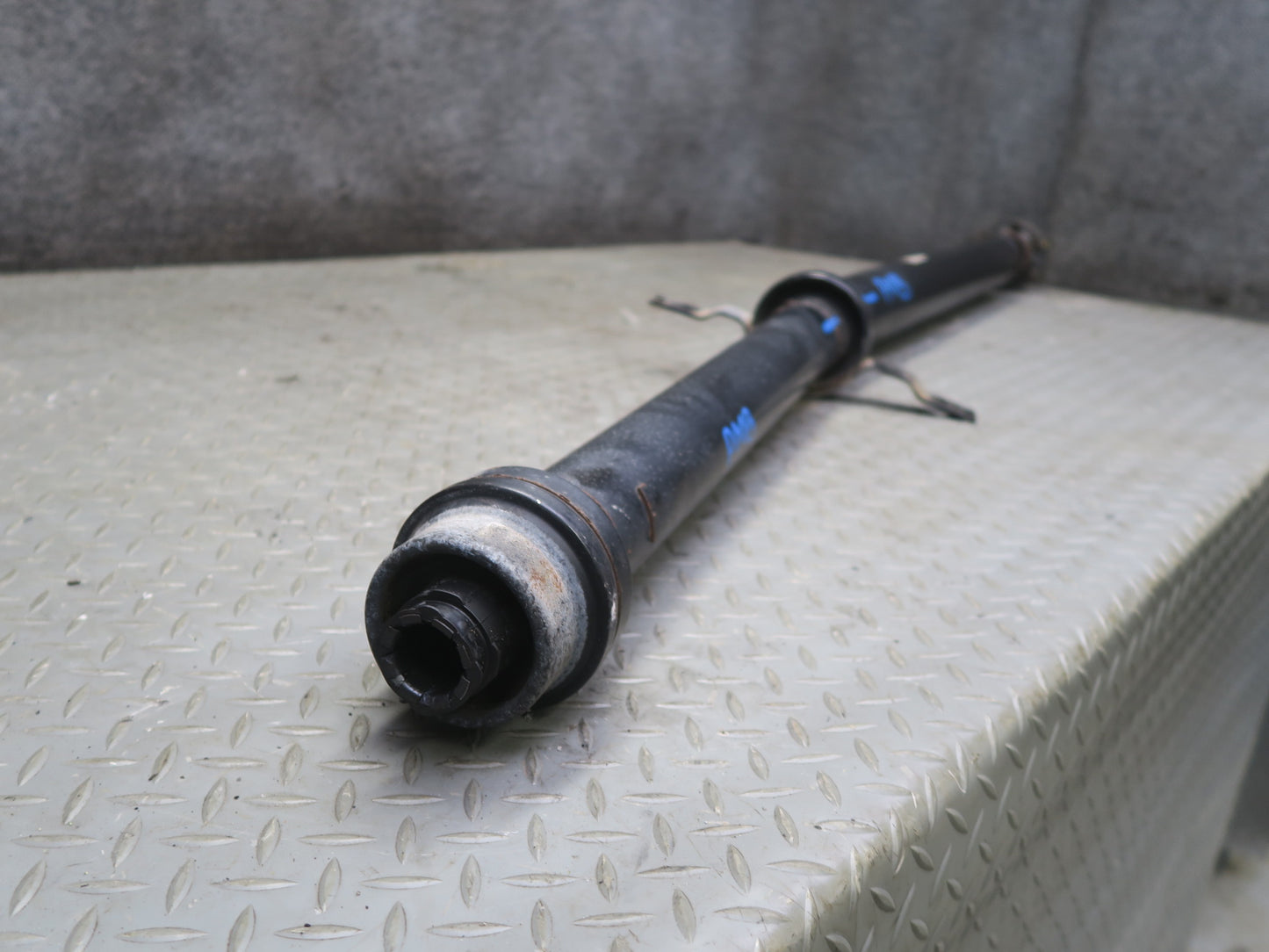 2015-2016 Porsche Macan 3.0L 3.6L AWD Rear Drive Shaft Propeller