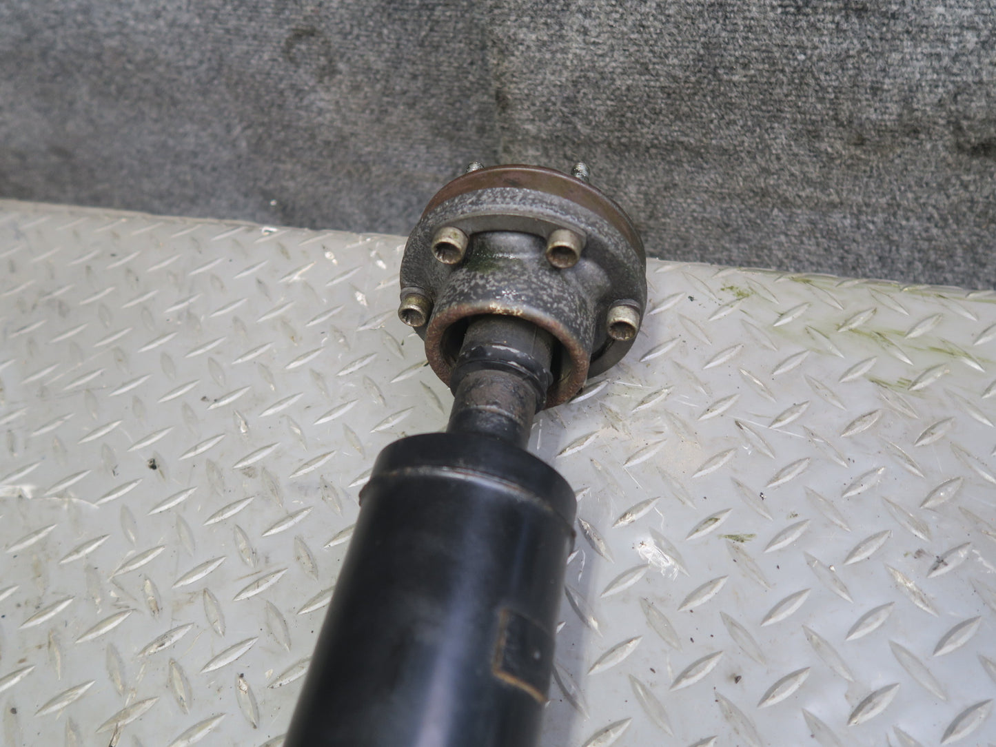 2015-2016 Porsche Macan 3.0L 3.6L AWD Rear Drive Shaft Propeller