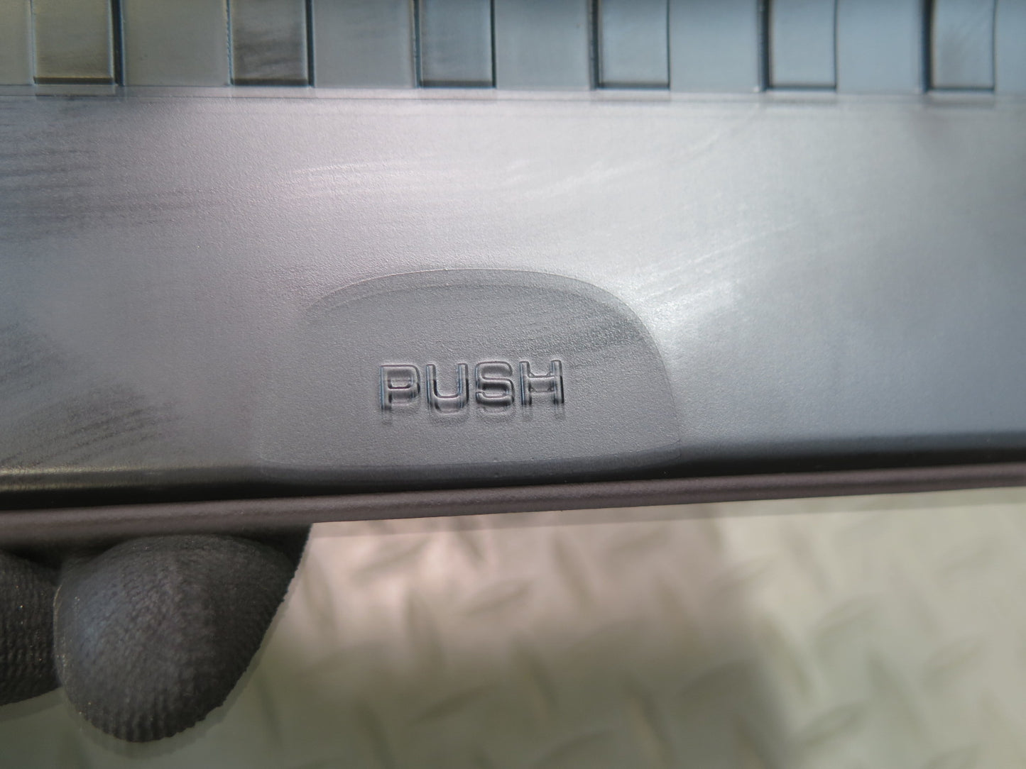 2015-2018 Porsche Macan Front Dash Glove Box Lid Cover Trim Panel