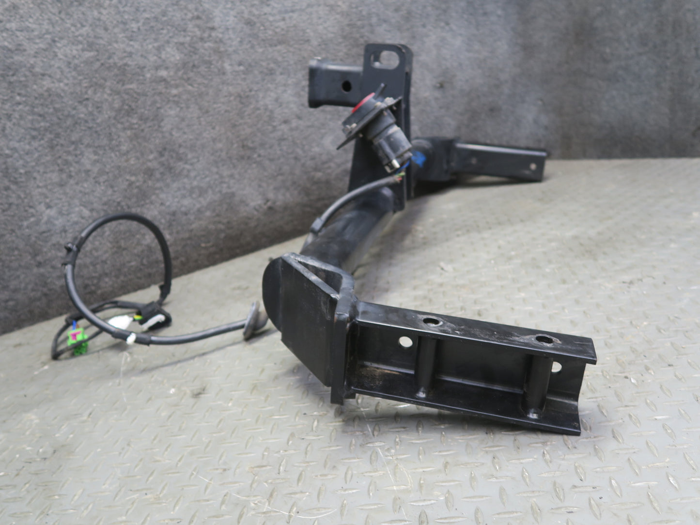 2015-2025 Porsche Macan Rear Bumper TOW Towing Trailer Hitch Bar Assembly
