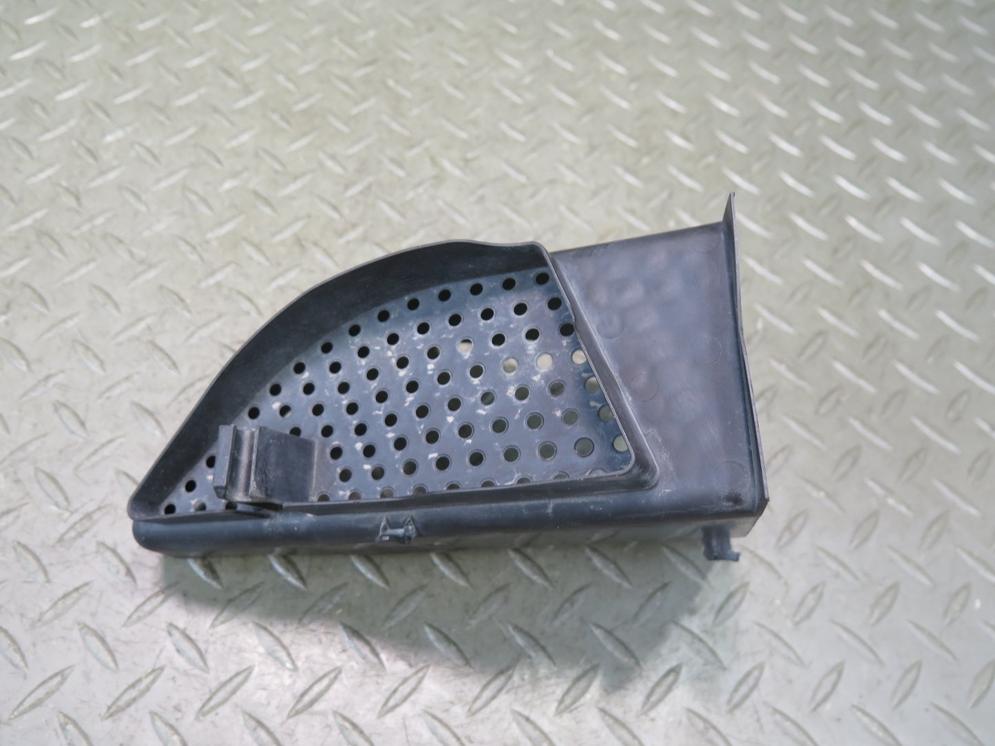 2015-2018 Porsche Macan Front Left & Right Bumper Air Duct Guide Set of 2