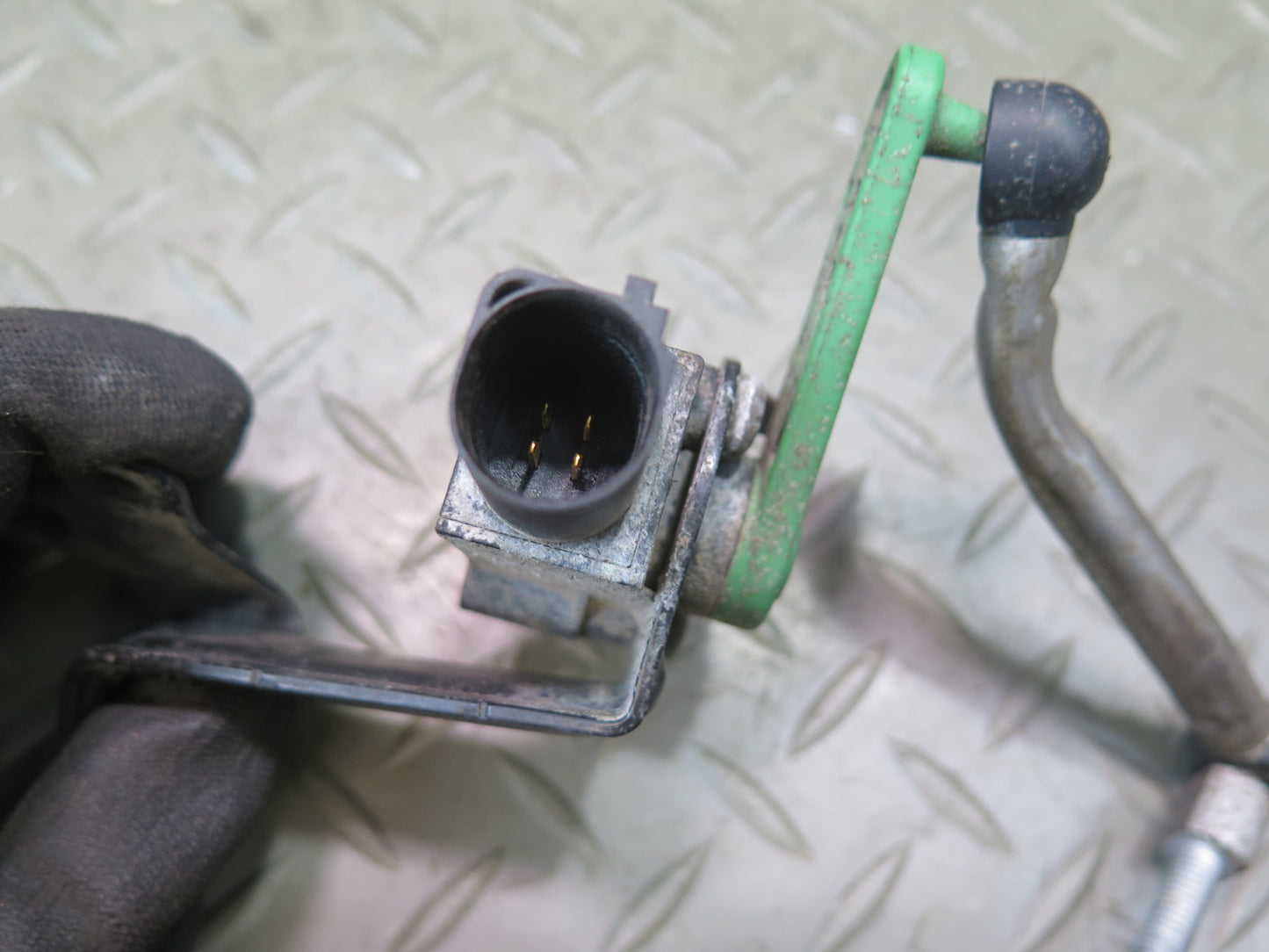 2015-2025 Porsche Macan Front Right Left Side Suspension Height Level Sensor Set