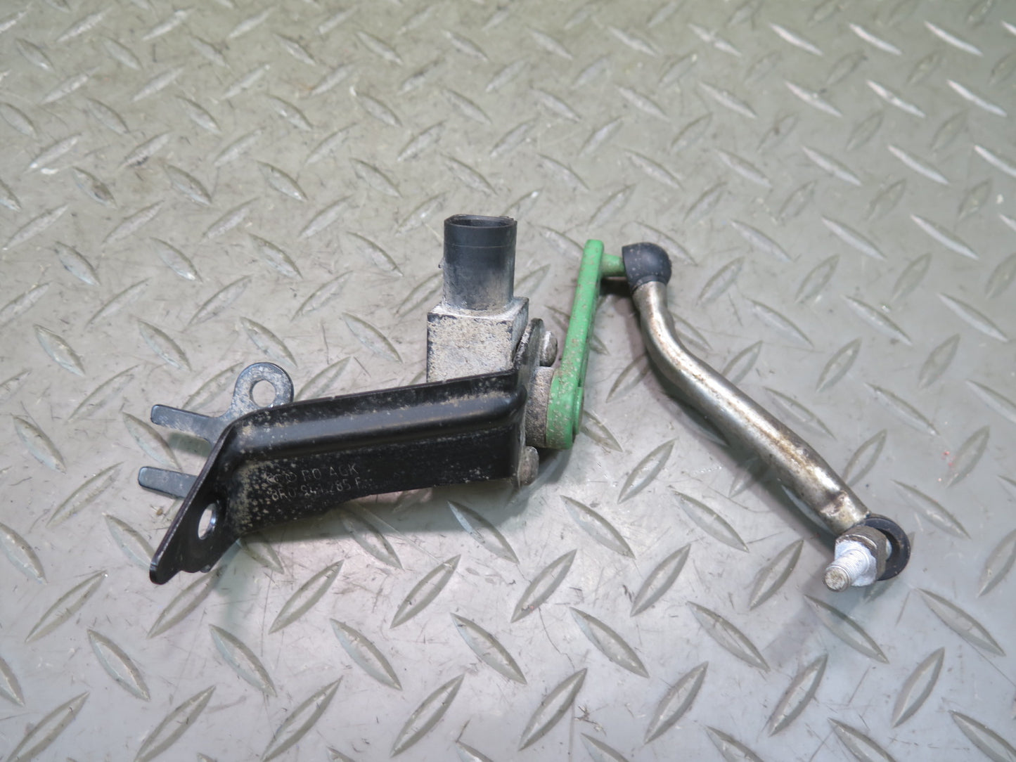 2015-2025 Porsche Macan Front Right Left Side Suspension Height Level Sensor Set