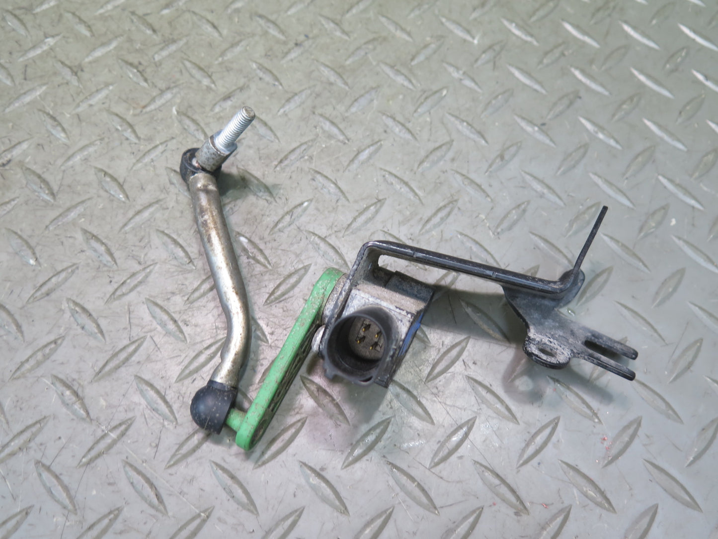 2015-2025 Porsche Macan Front Right Left Side Suspension Height Level Sensor Set