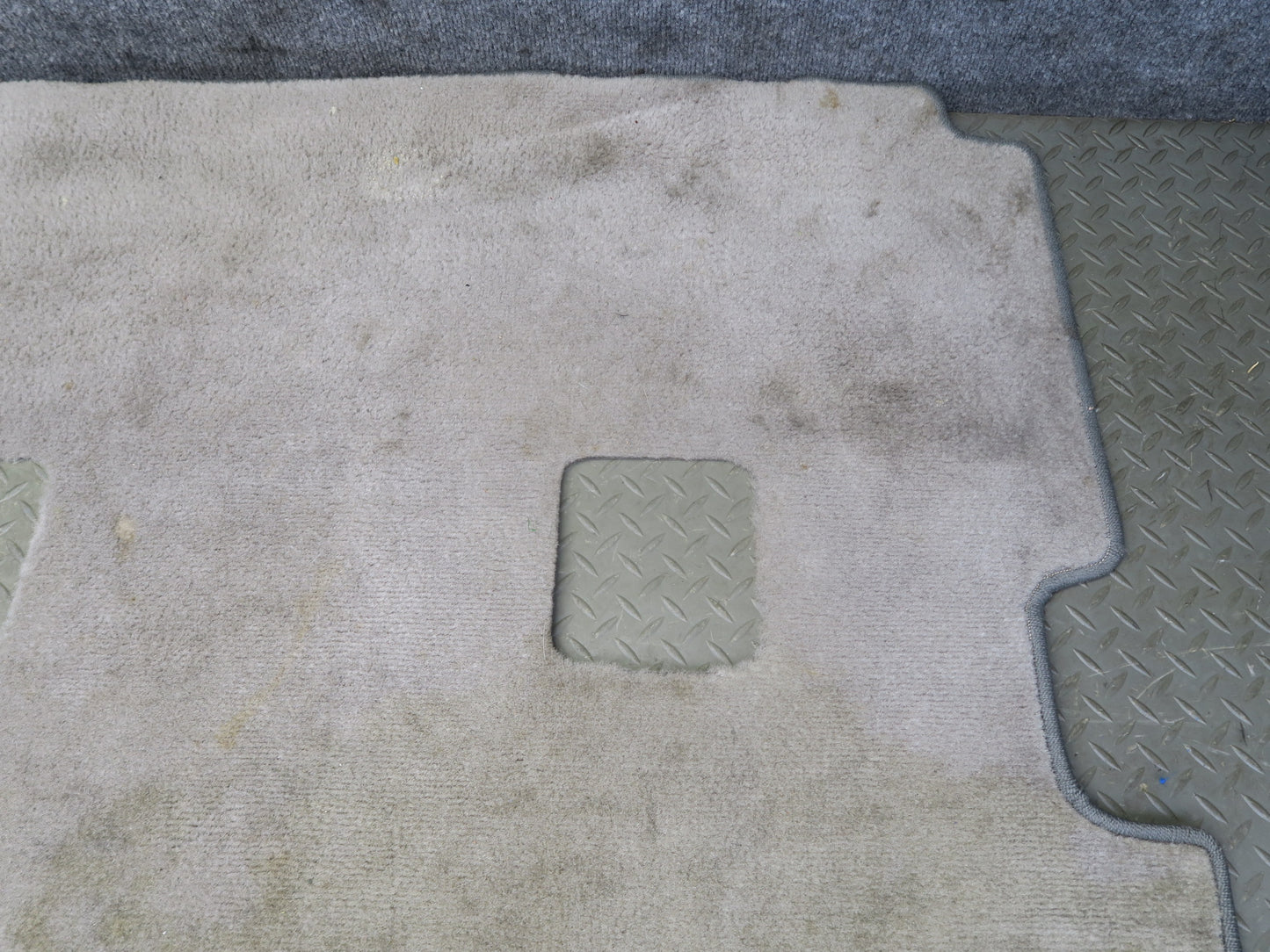2003-2007 Lexus UZJ100L LX470 Rear Trunk Floor Cargo MAT Carpet Cover