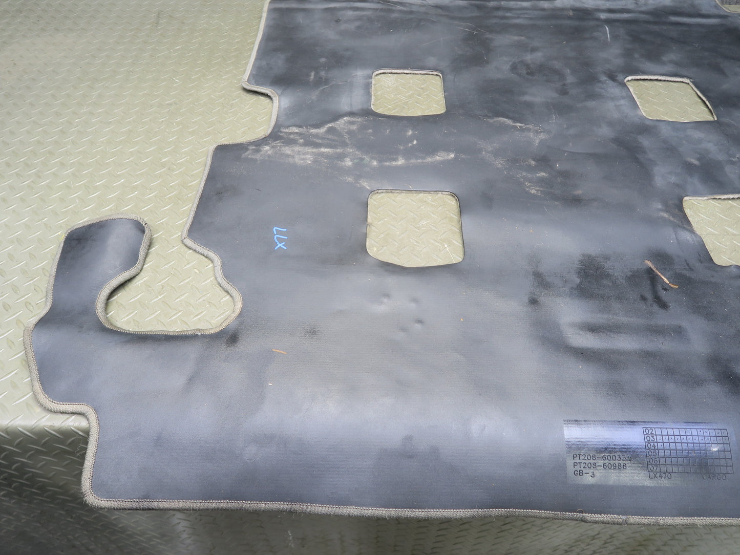 2003-2007 Lexus UZJ100L LX470 Rear Trunk Floor Cargo MAT Carpet Cover