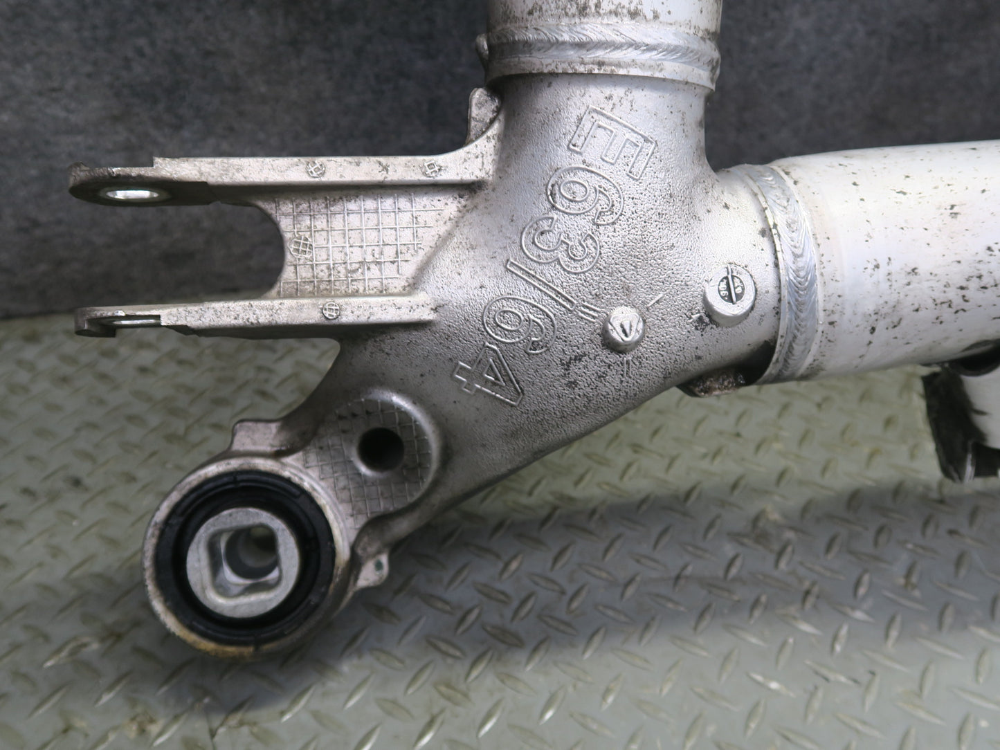 2006-2010 BMW E63  E64 M6 Rear Subframe Crossmember Cradle Axle Carrier