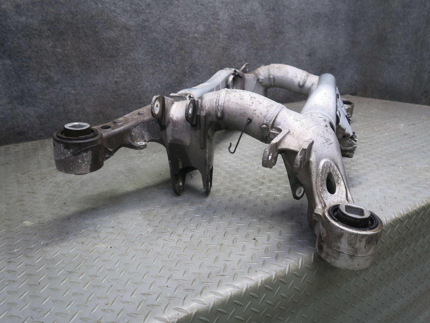 2006-2010 BMW E63  E64 M6 Rear Subframe Crossmember Cradle Axle Carrier