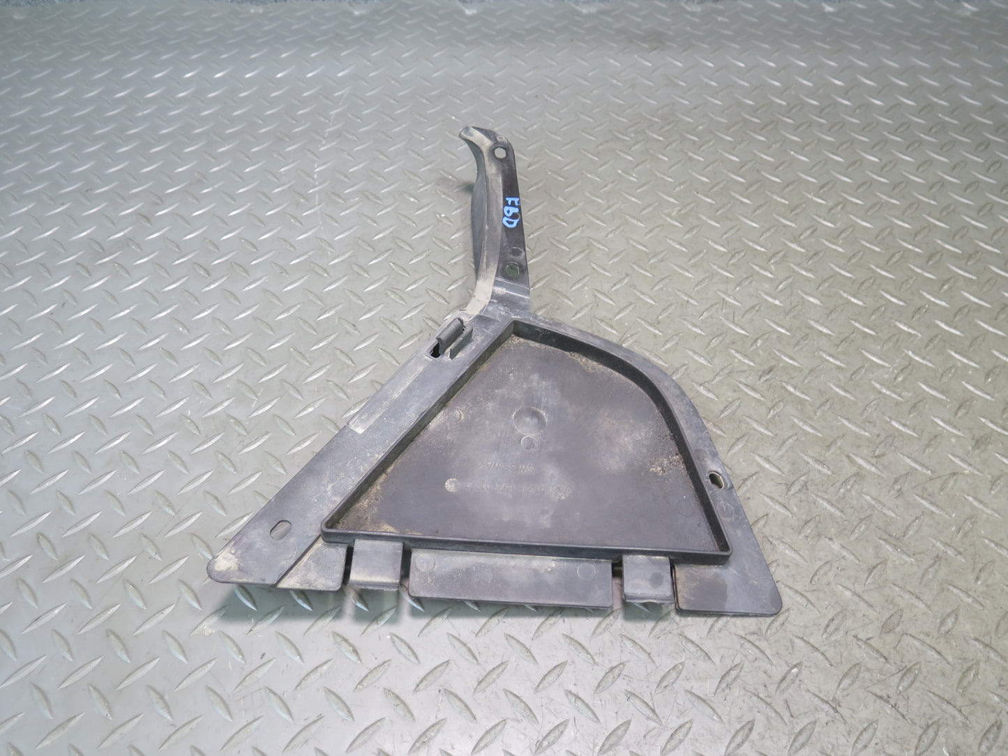 96-99 BMW E36 328iC Set of 2 Front Bumper Left & Right Lower Support OEM