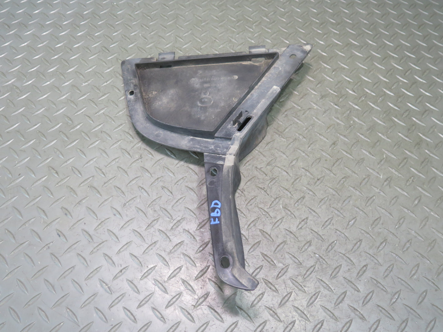 96-99 BMW E36 328iC Set of 2 Front Bumper Left & Right Lower Support OEM