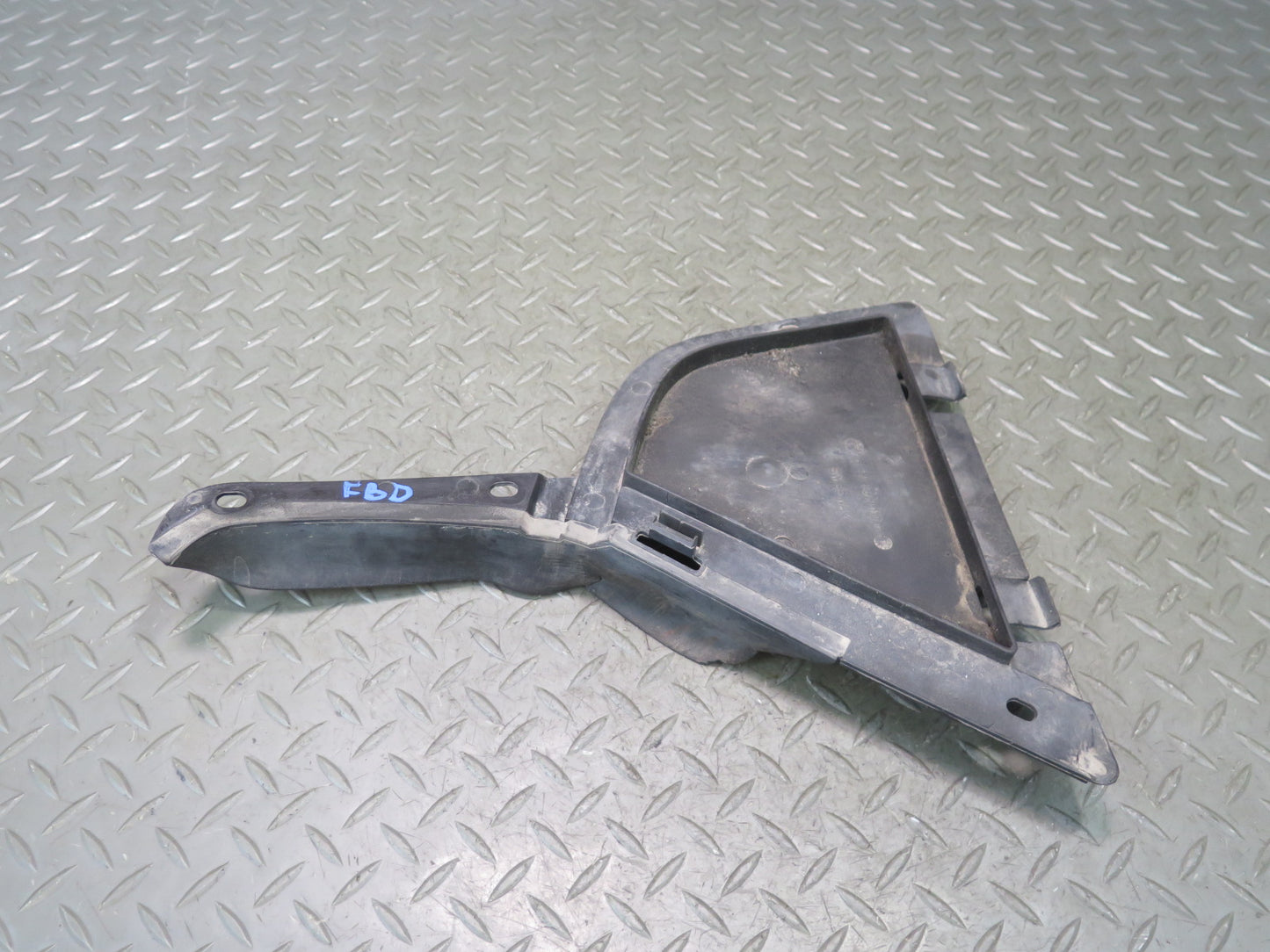 96-99 BMW E36 328iC Set of 2 Front Bumper Left & Right Lower Support OEM