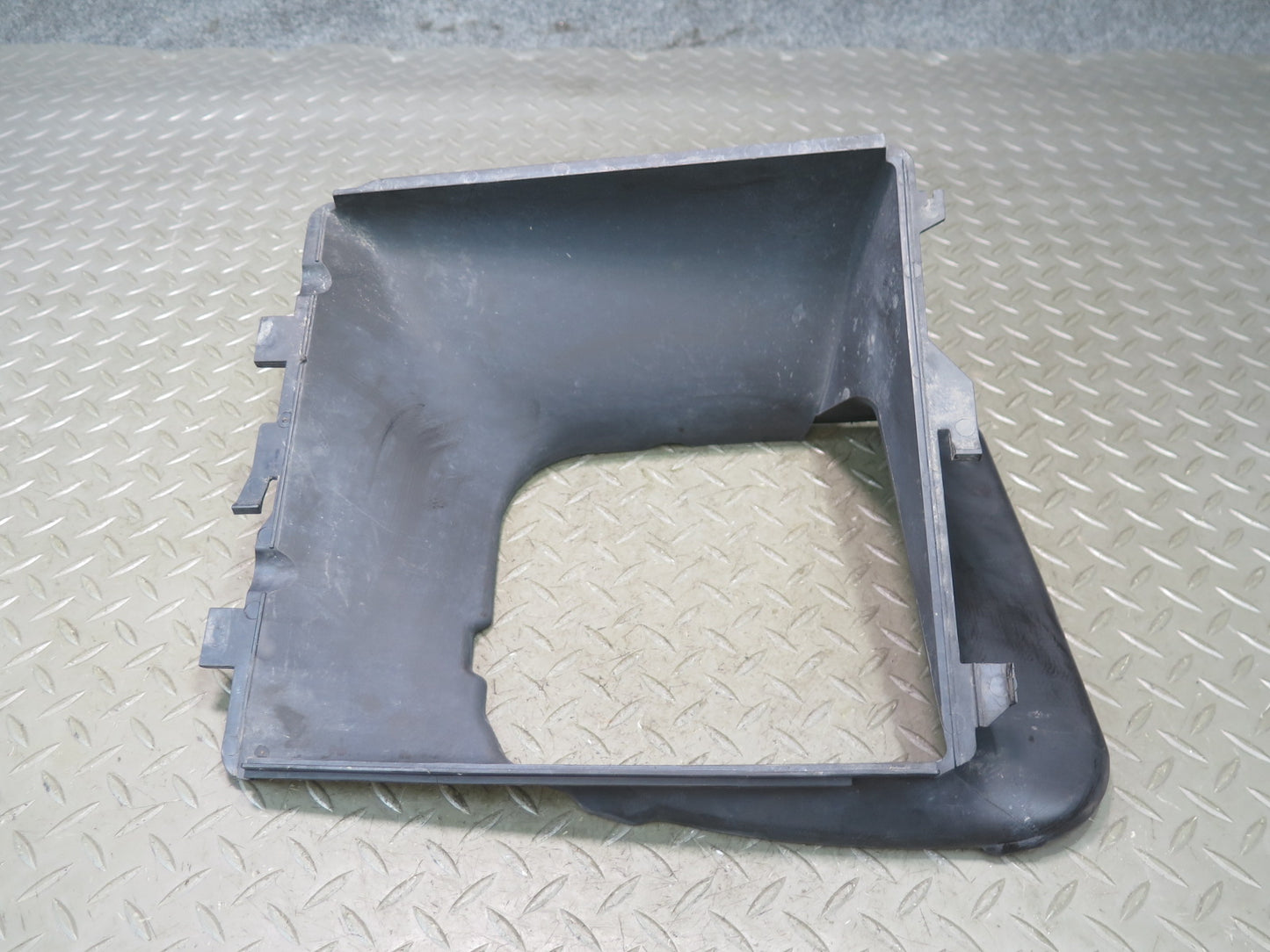 2015-2018 Porsche Macan Turbo Right Side Turbocharger Intercooler Air Duct