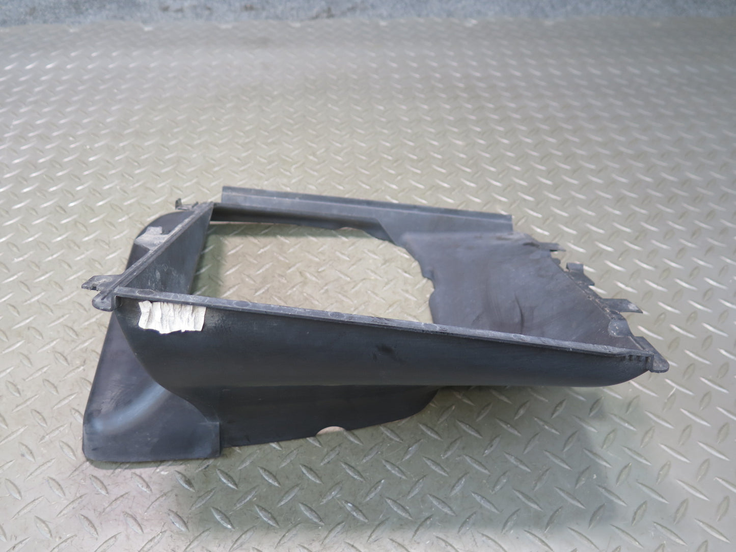 2015-2018 Porsche Macan Turbo Right Side Turbocharger Intercooler Air Duct