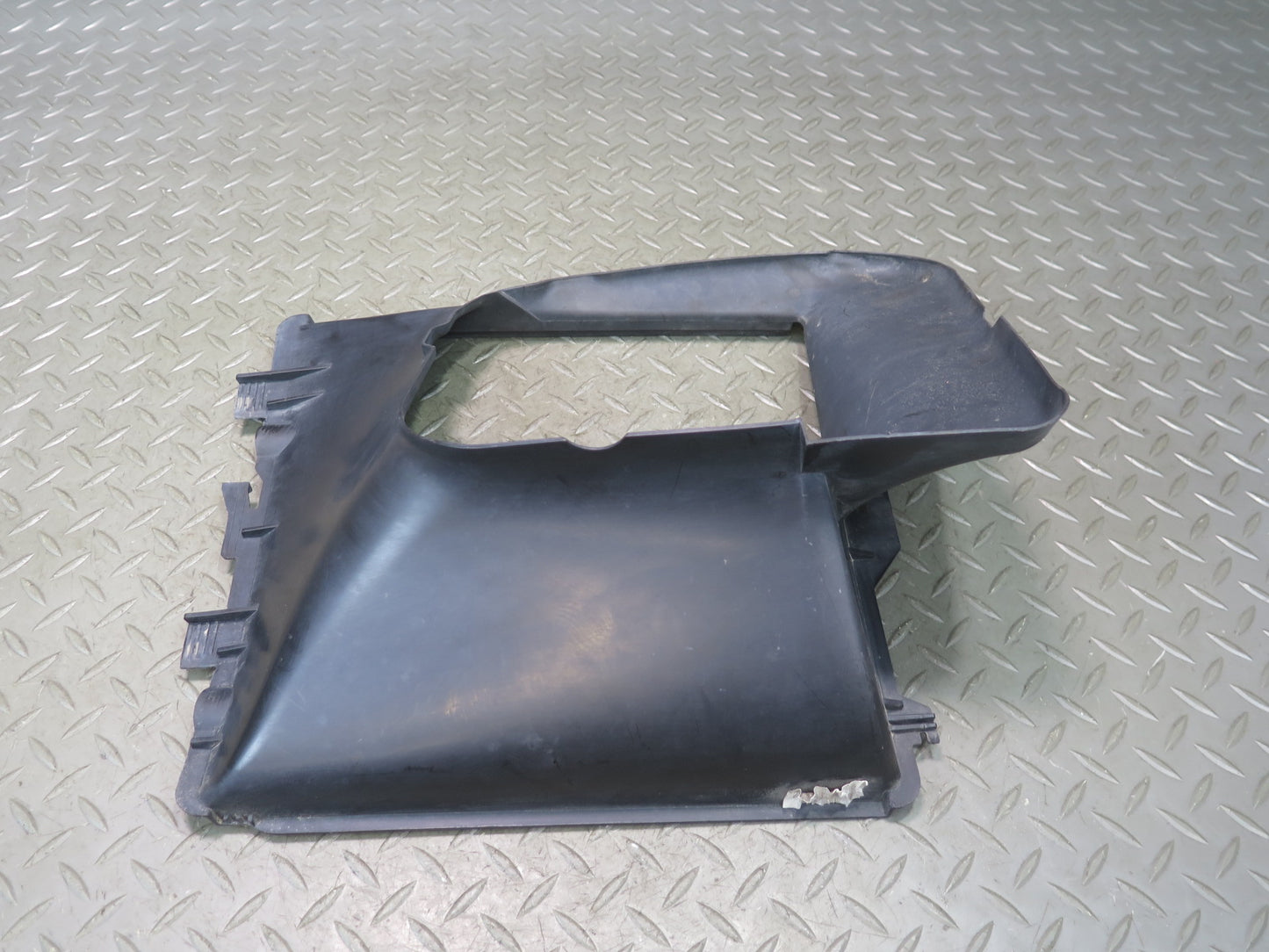 2015-2018 Porsche Macan Turbo Right Side Turbocharger Intercooler Air Duct