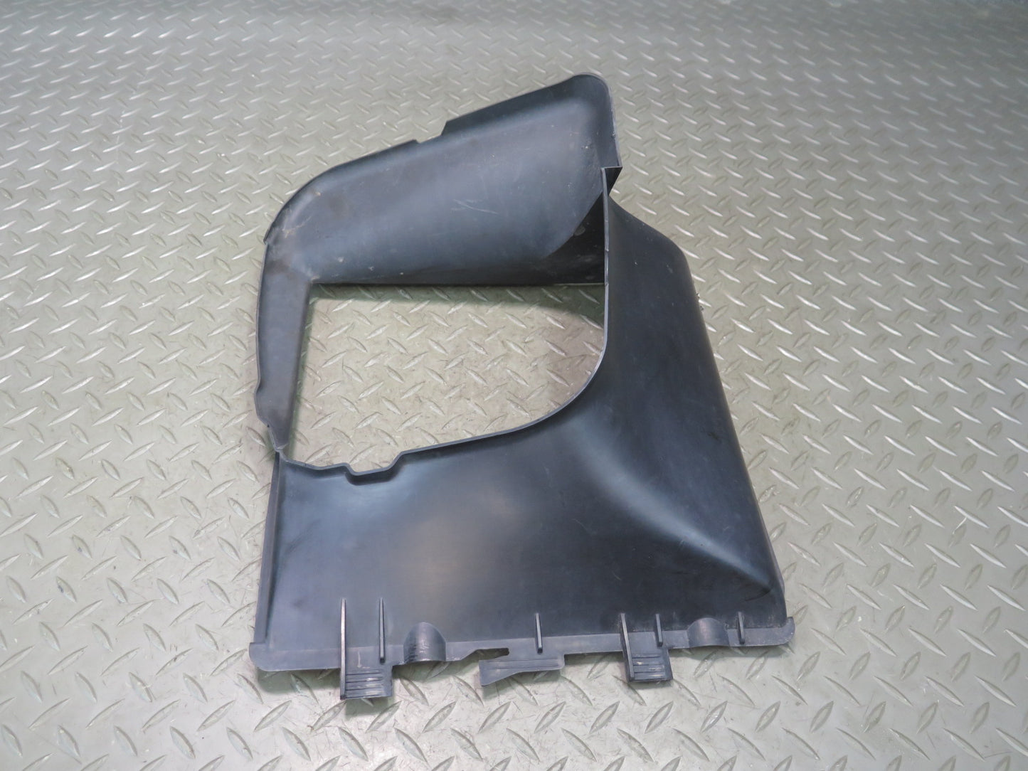 2015-2018 Porsche Macan Turbo Right Side Turbocharger Intercooler Air Duct