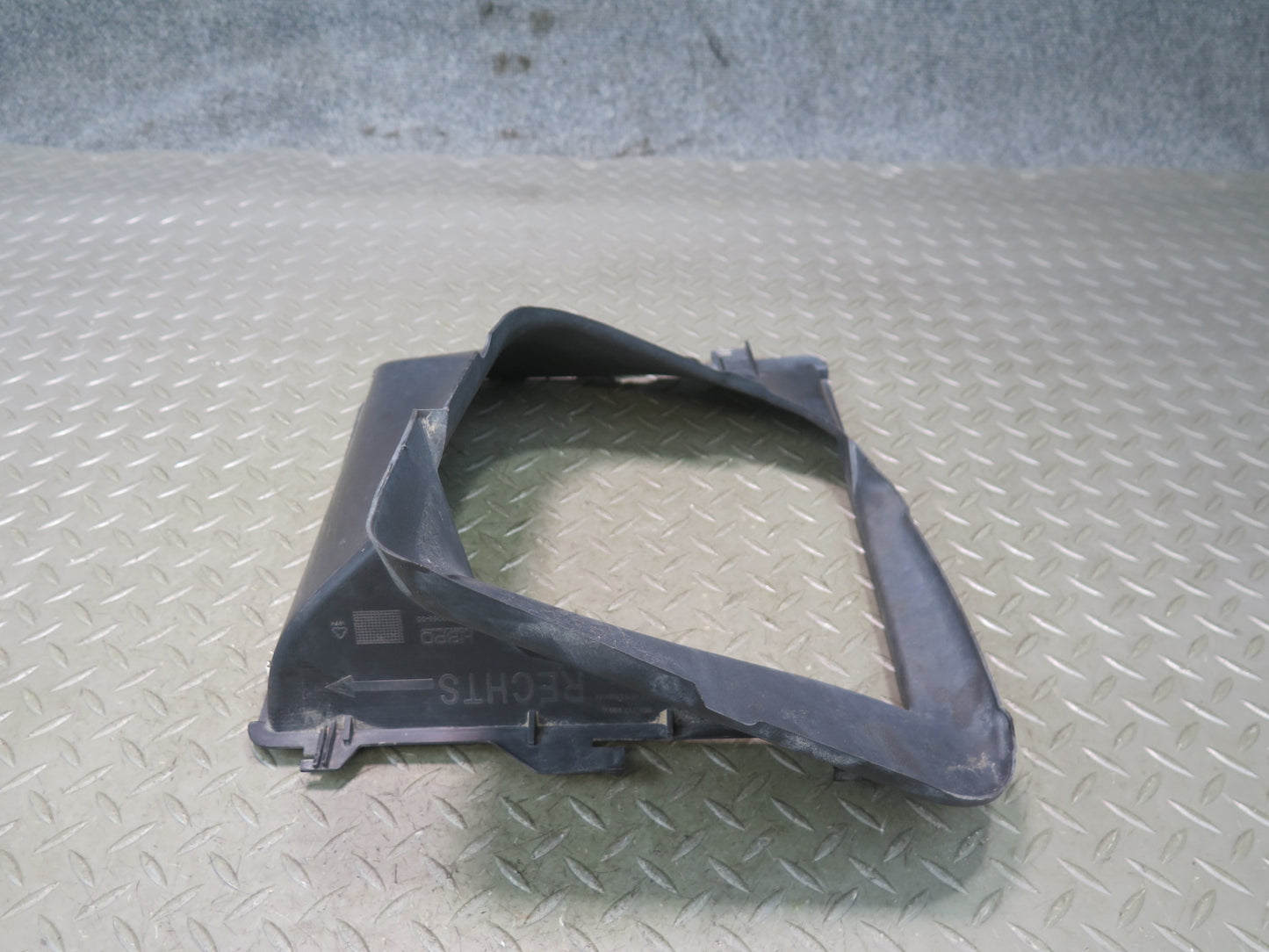 2015-2018 Porsche Macan Turbo Right Side Turbocharger Intercooler Air Duct