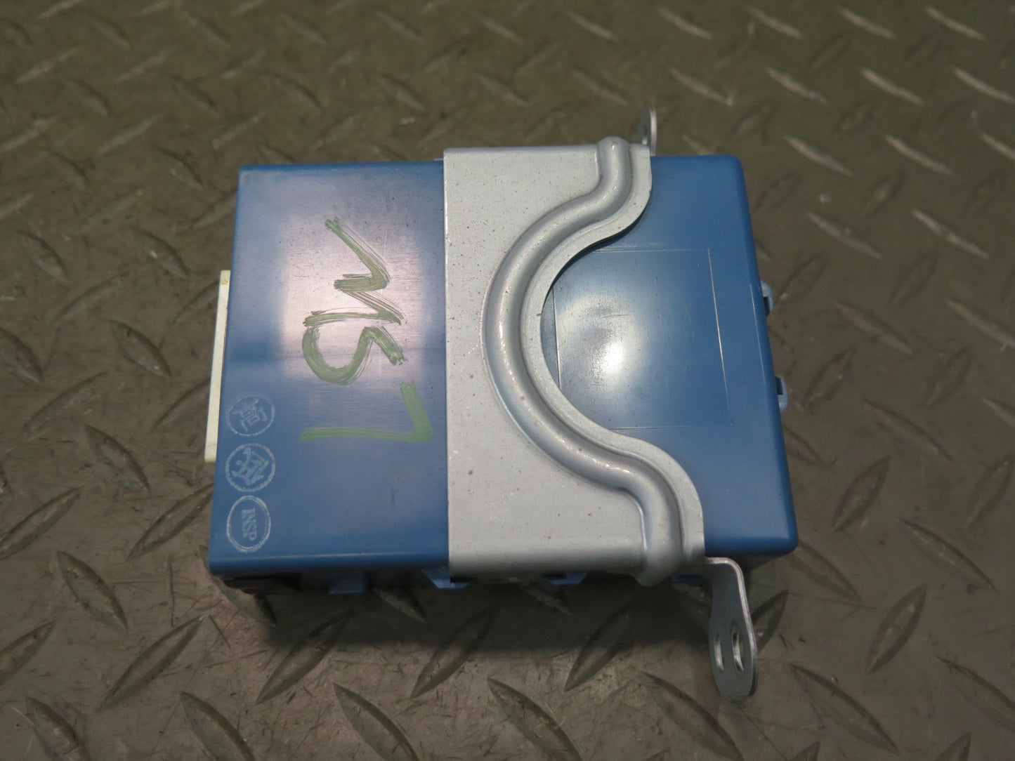 04-06 Lexus UCF30L LS430 Network Gateway Control Module 89111-50040 OEM