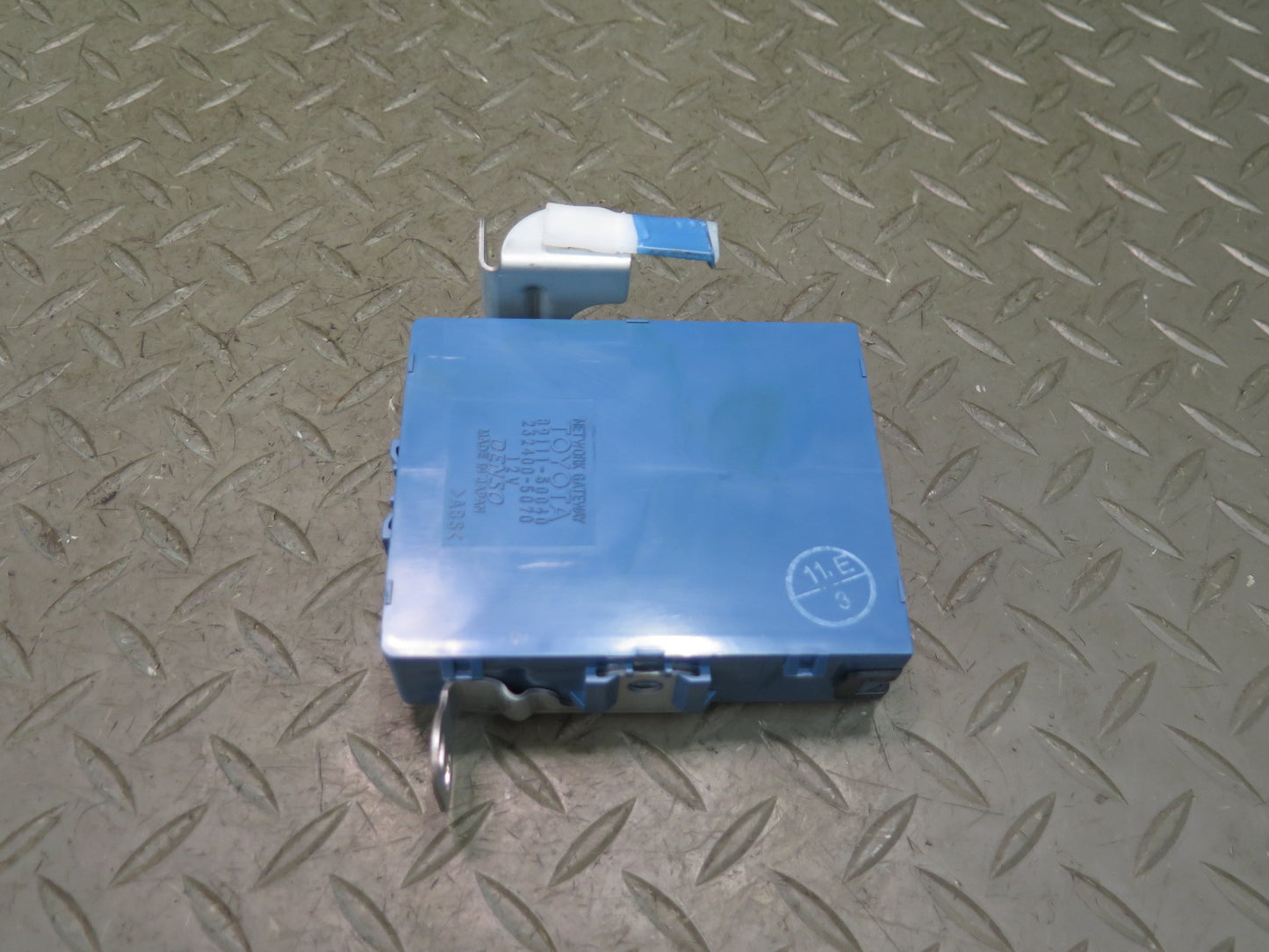 04-06 Lexus UCF30L LS430 Network Gateway Control Module 89111-50040 OEM