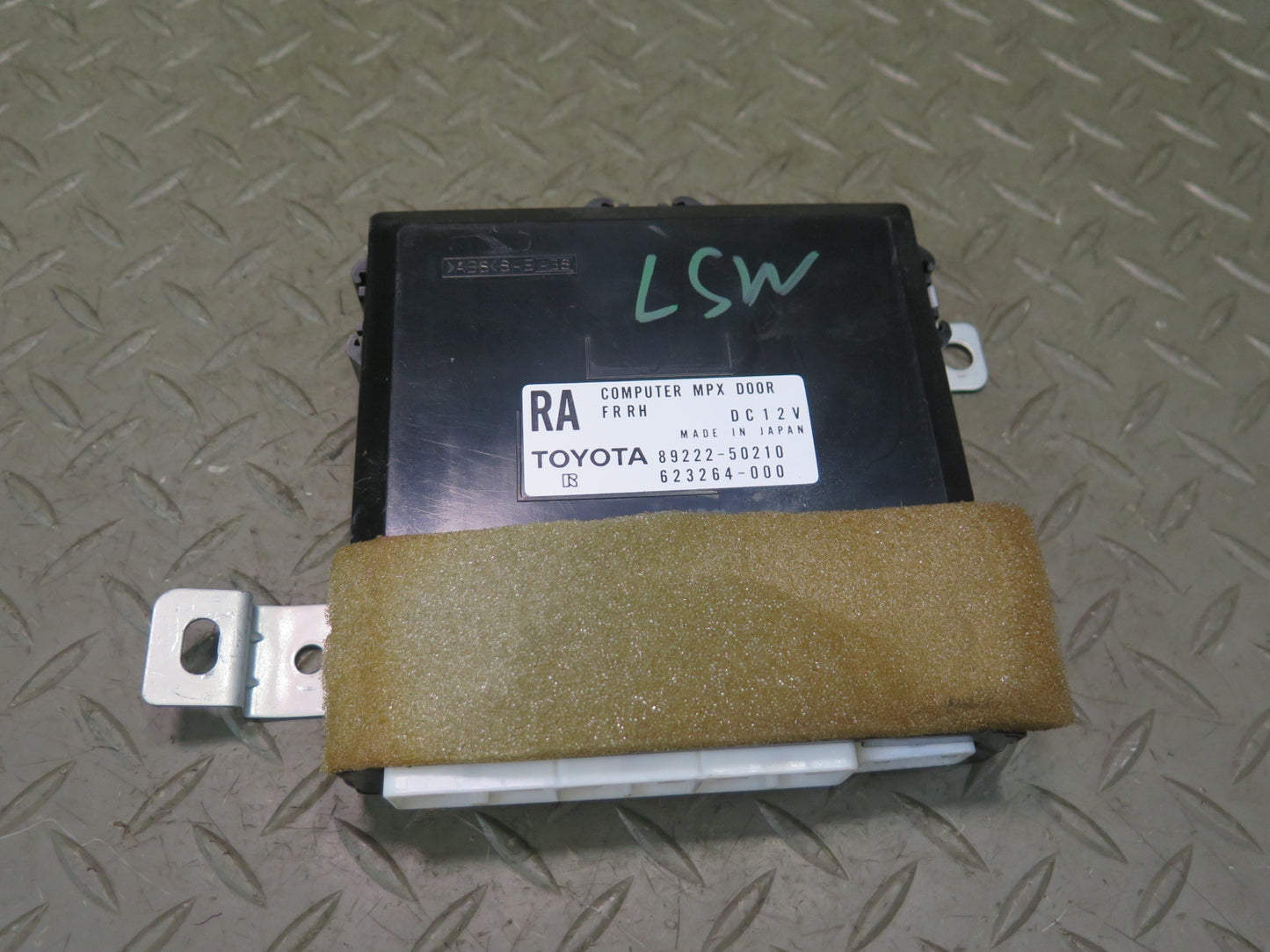 04-06 Lexus LS430 Front Right Door Control Module 89222-50210 OEM