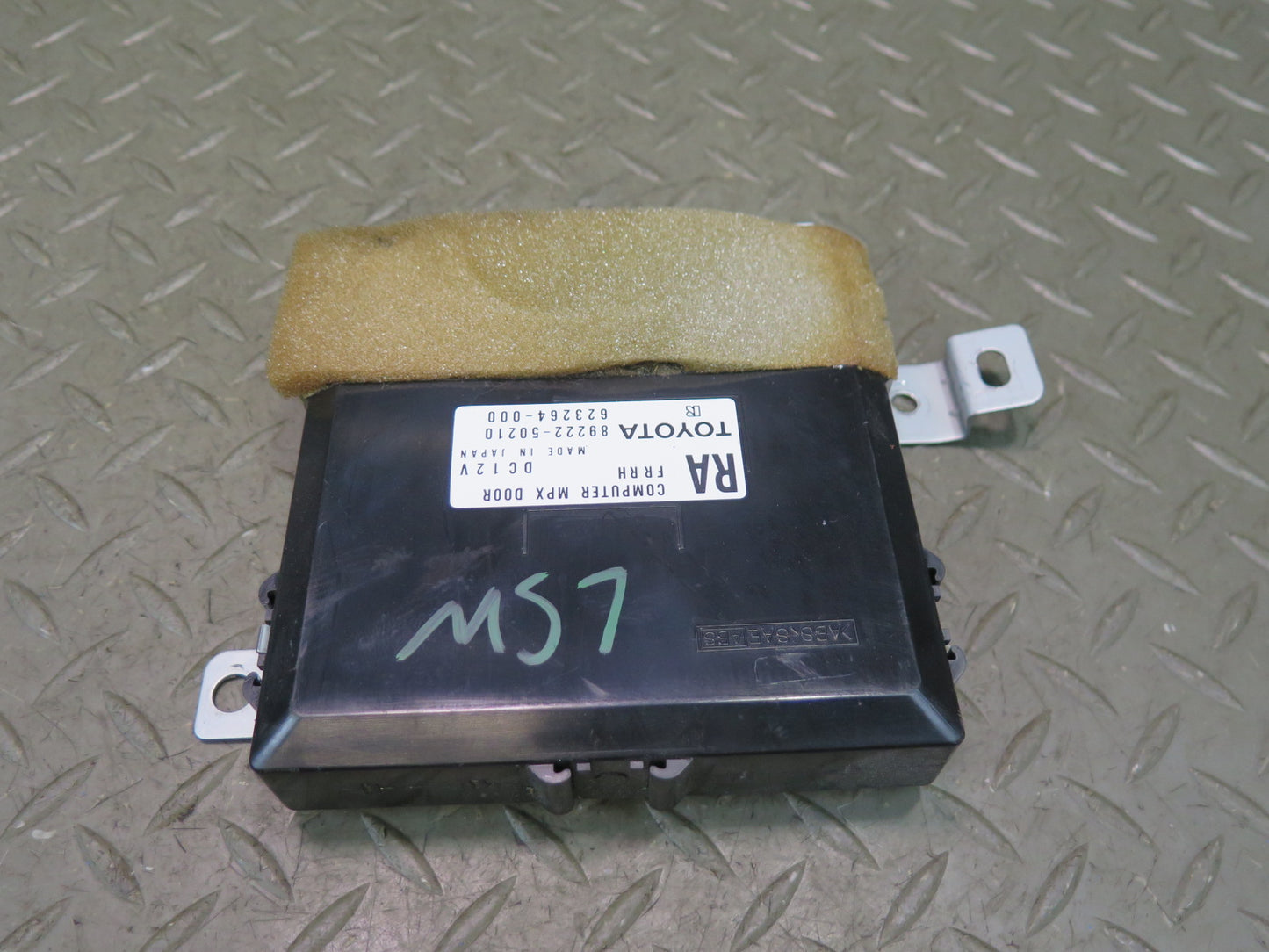 04-06 Lexus LS430 Front Right Door Control Module 89222-50210 OEM