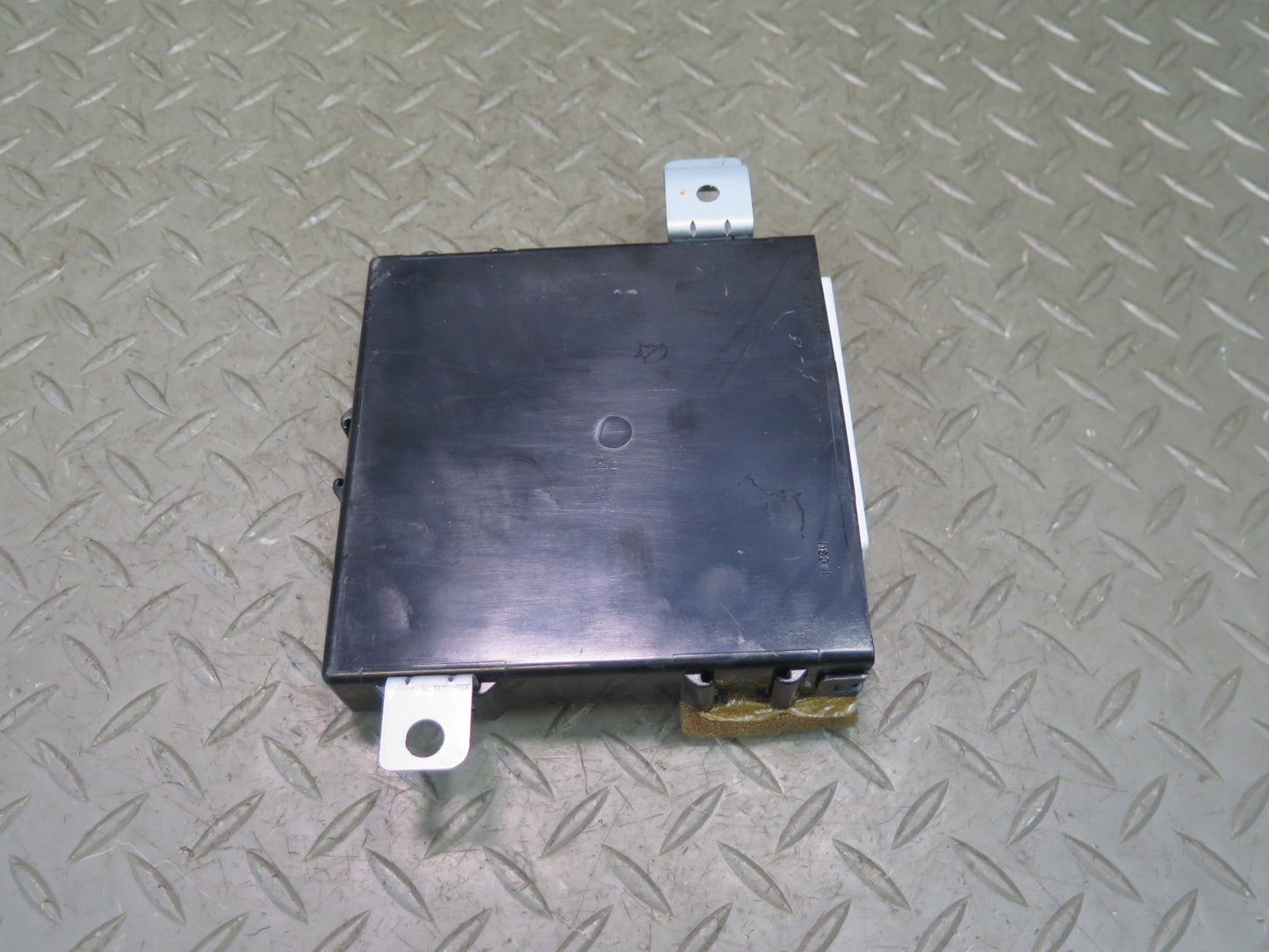 04-06 Lexus LS430 Front Right Door Control Module 89222-50210 OEM