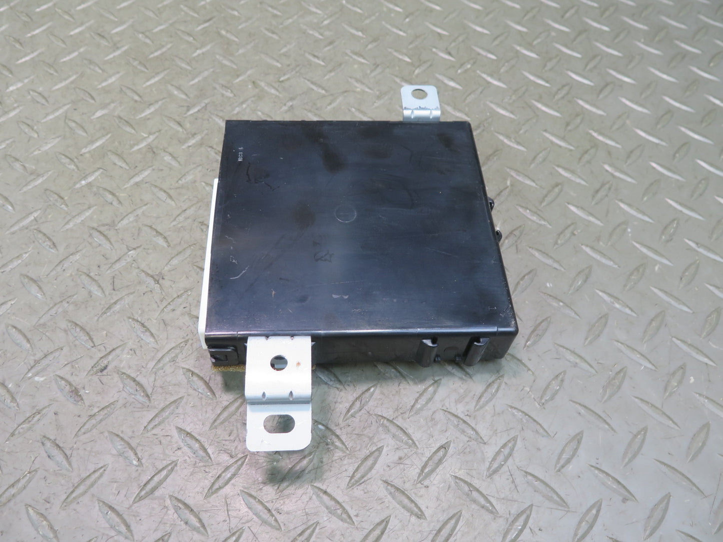 04-06 Lexus LS430 Front Right Door Control Module 89222-50210 OEM