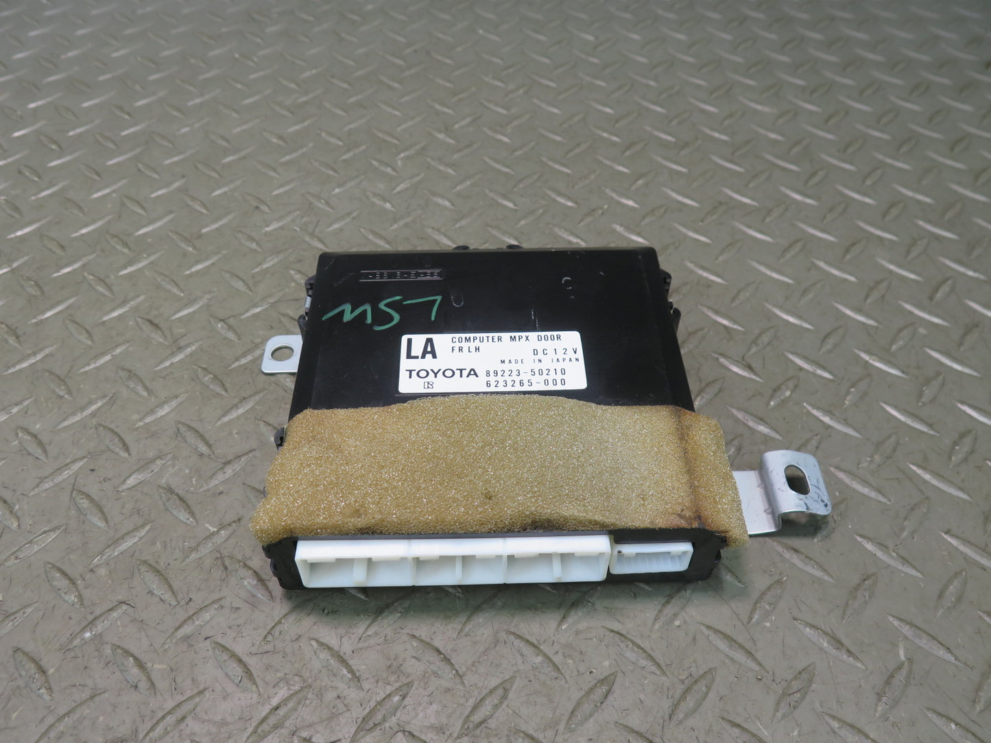 04-06 Lexus LS430 UCF30L Front Left Door Multiplex Control Module OEM