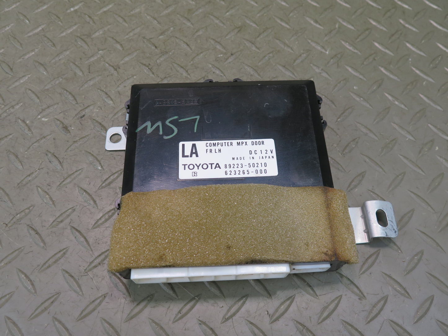 04-06 Lexus LS430 UCF30L Front Left Door Multiplex Control Module OEM