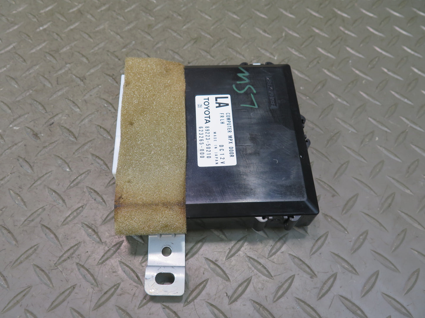04-06 Lexus LS430 UCF30L Front Left Door Multiplex Control Module OEM