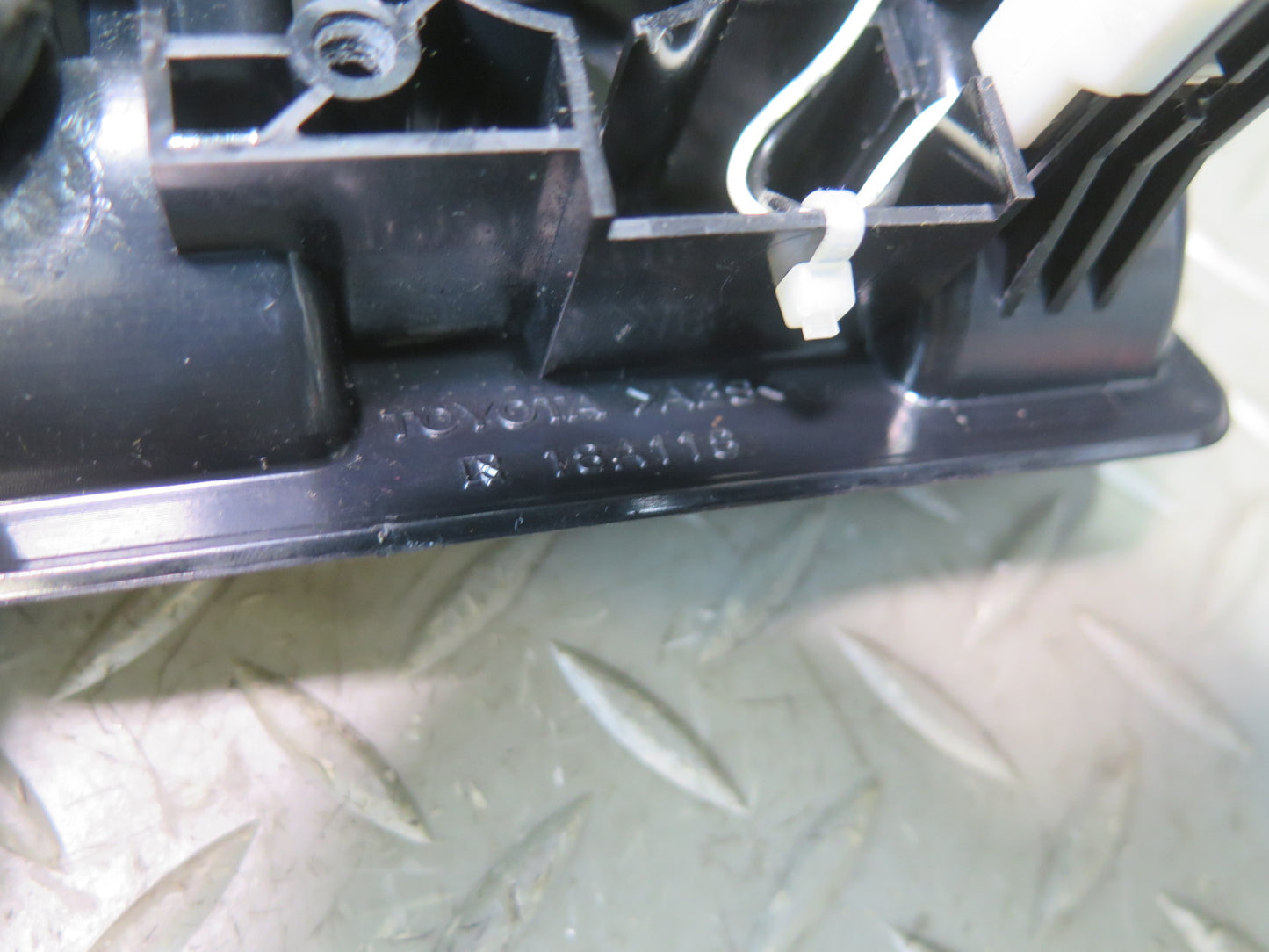 01-06 Lexus UCF30L LS430 Fuel Door Trunk Lid Release Switch Panel OEM