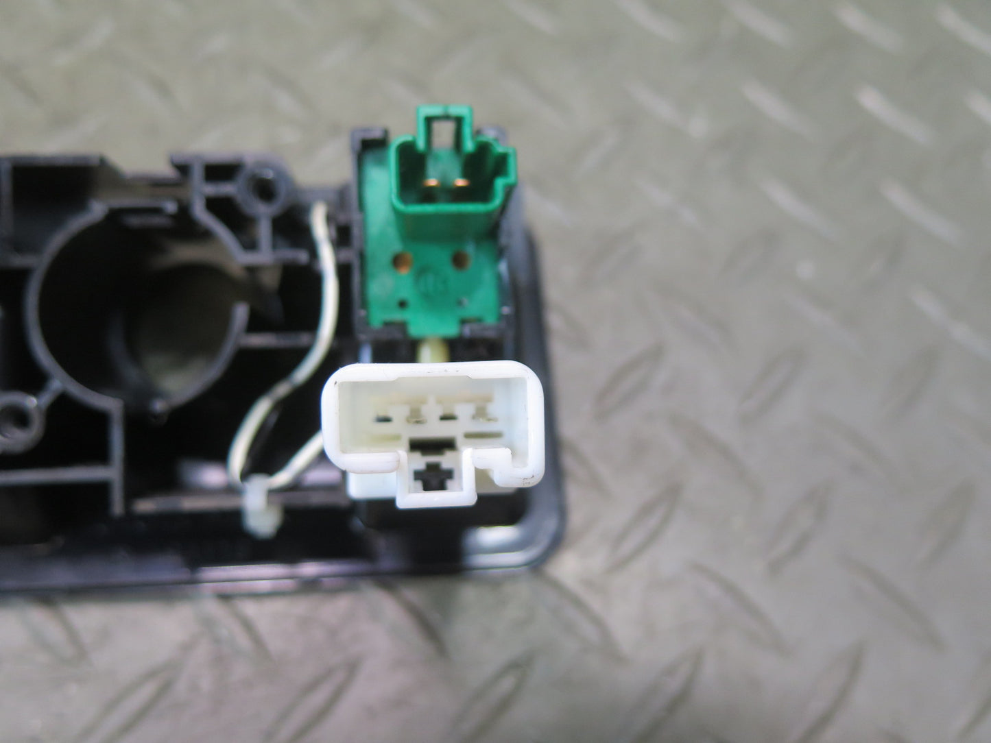 01-06 Lexus UCF30L LS430 Fuel Door Trunk Lid Release Switch Panel OEM