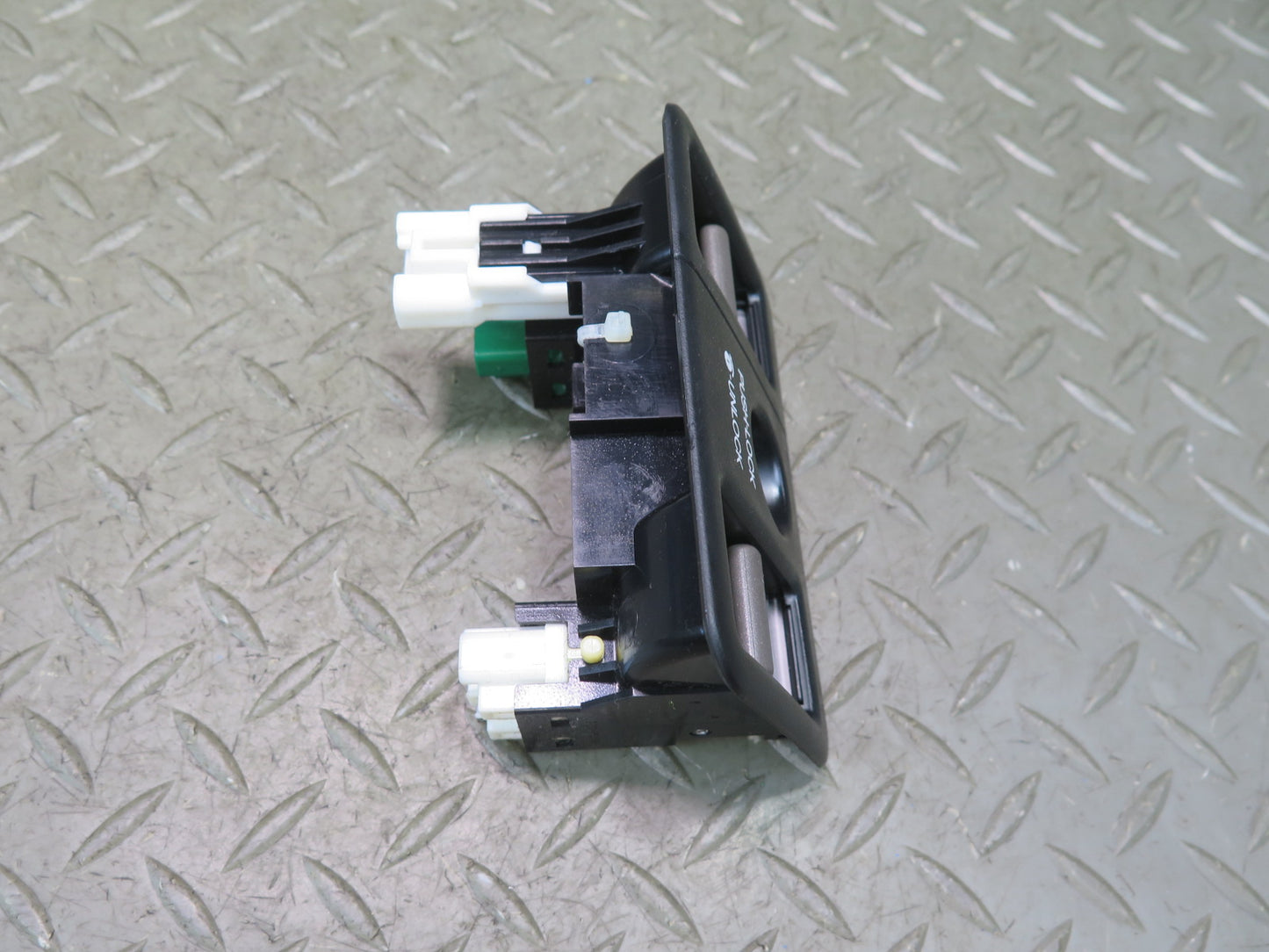 01-06 Lexus UCF30L LS430 Fuel Door Trunk Lid Release Switch Panel OEM