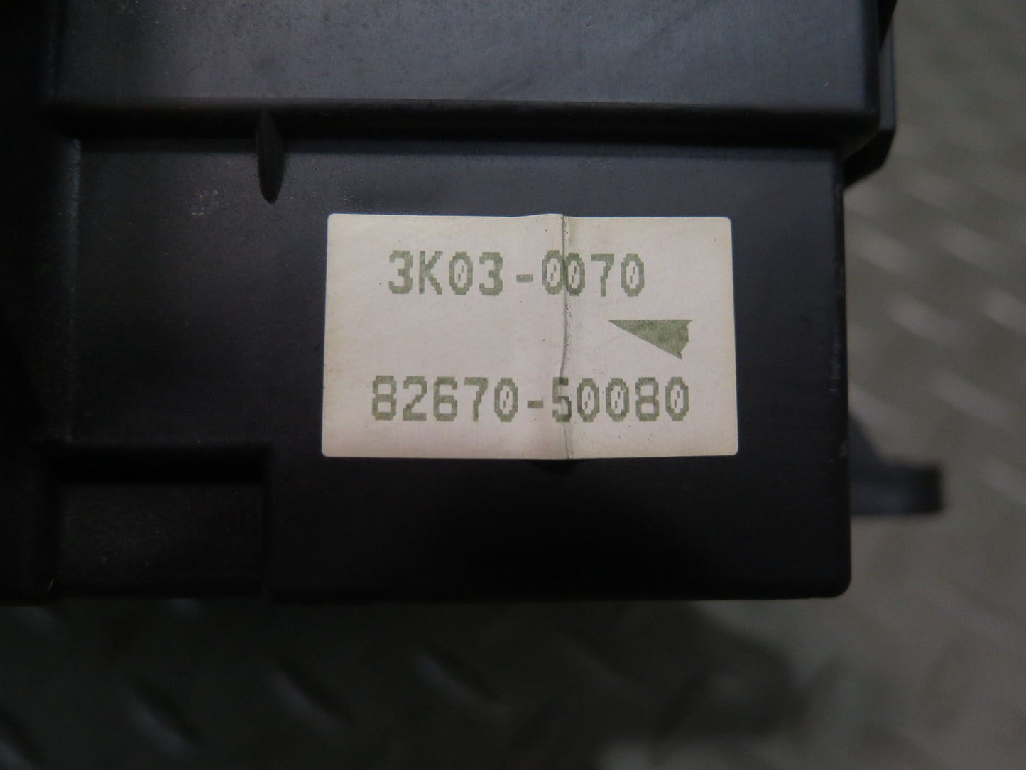 04-06 Lexus UCF30L LS430 Rear Trunk Junction Fuse Relay Box 82670-50080 OEM