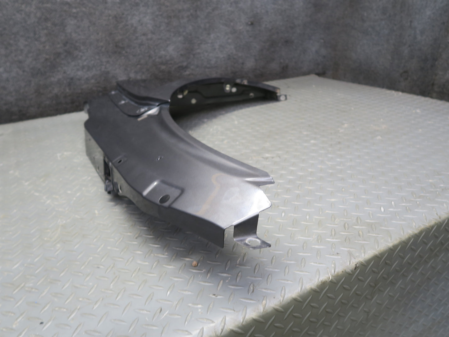 2015-2025 Porsche Macan Front Left Side Fender Shell Panel Cover Gray