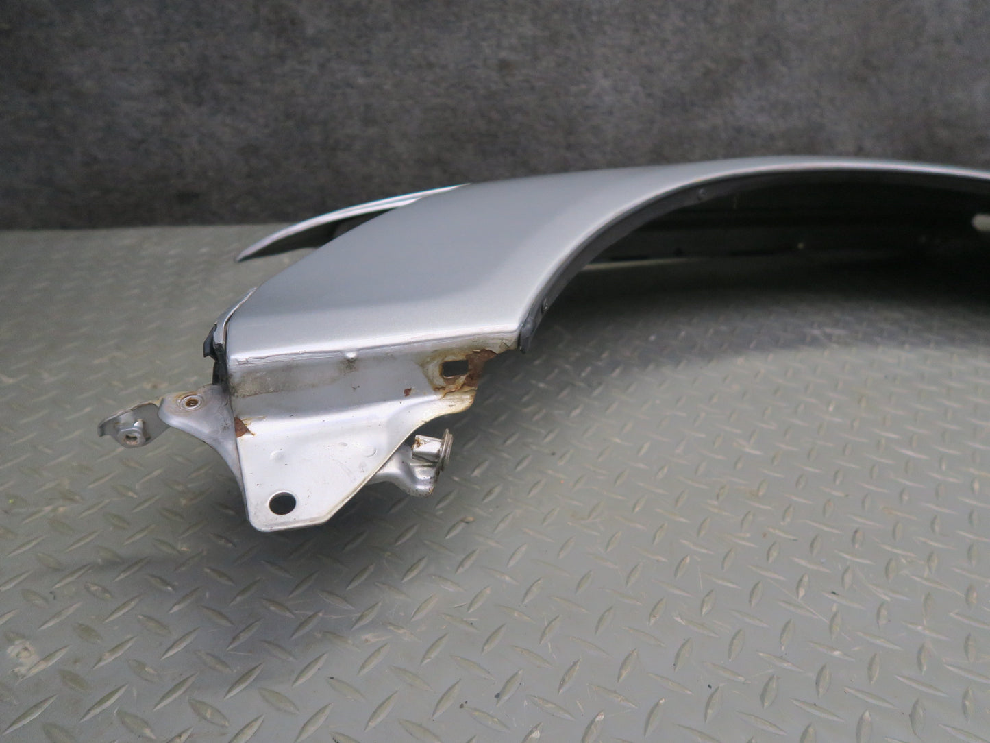04-06 Lexus UCF30L LS430 Front Left Fender Shell Panel Cover OEM