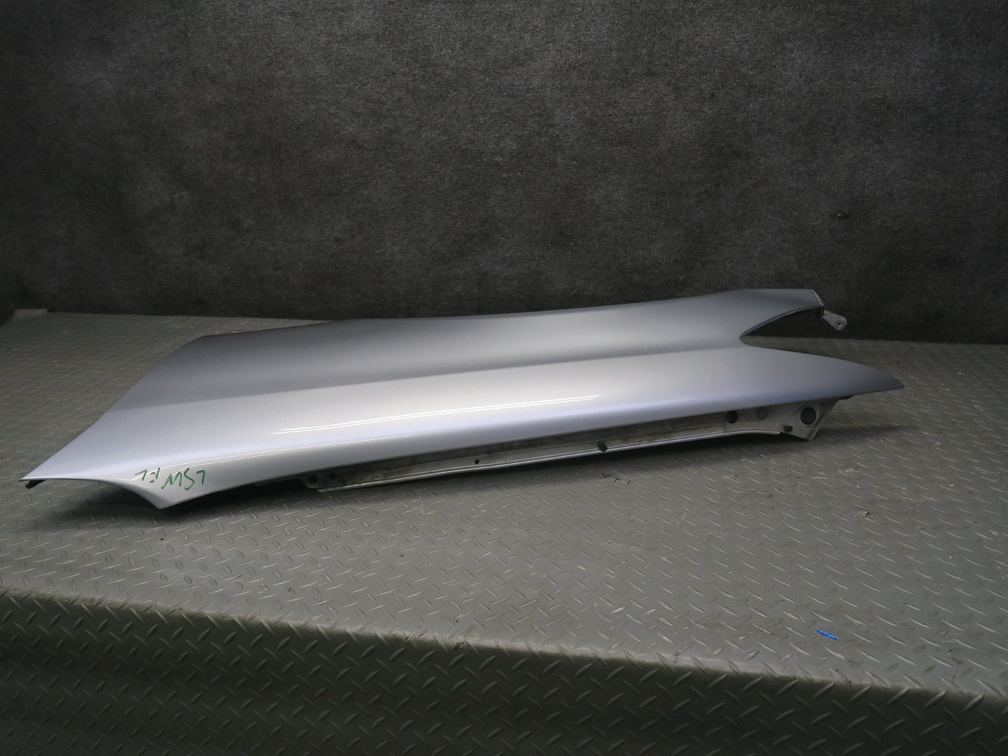 04-06 Lexus UCF30L LS430 Front Left Fender Shell Panel Cover OEM