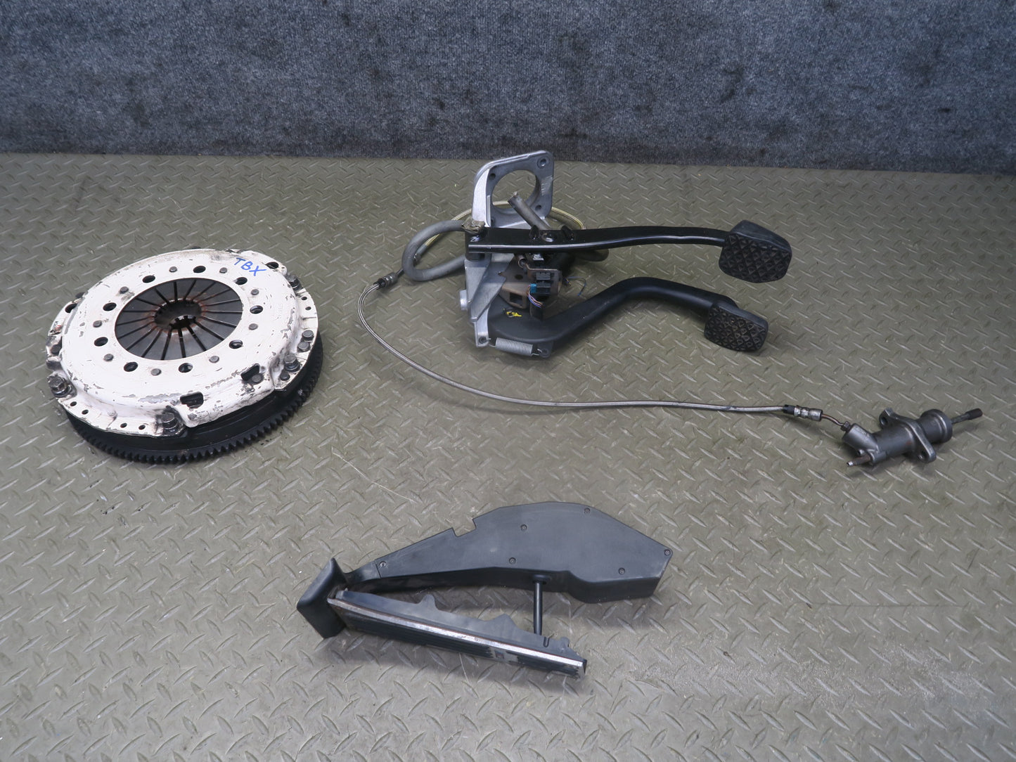 01-06 BMW E46 M3 M/T Dual Mass Clutch Flywheel Pressure Plate Pedal Cylinder Set