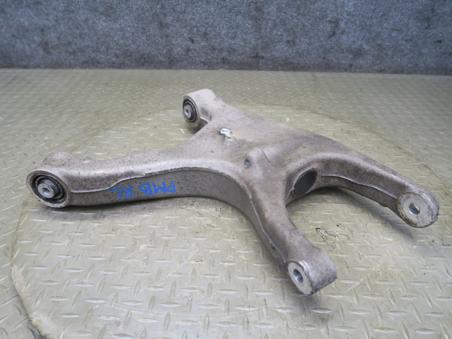 2015-2018 Porsche Macan Rear Left Upper & Lower Control Arm Set of 3