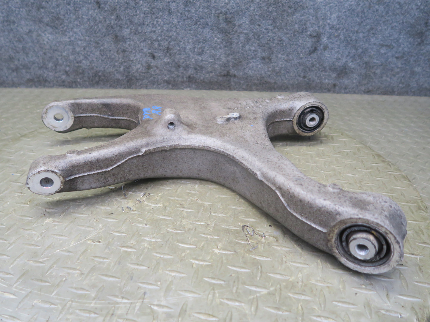 2015-2018 Porsche Macan Rear Right Upper & Lower Control Arm Set of 3